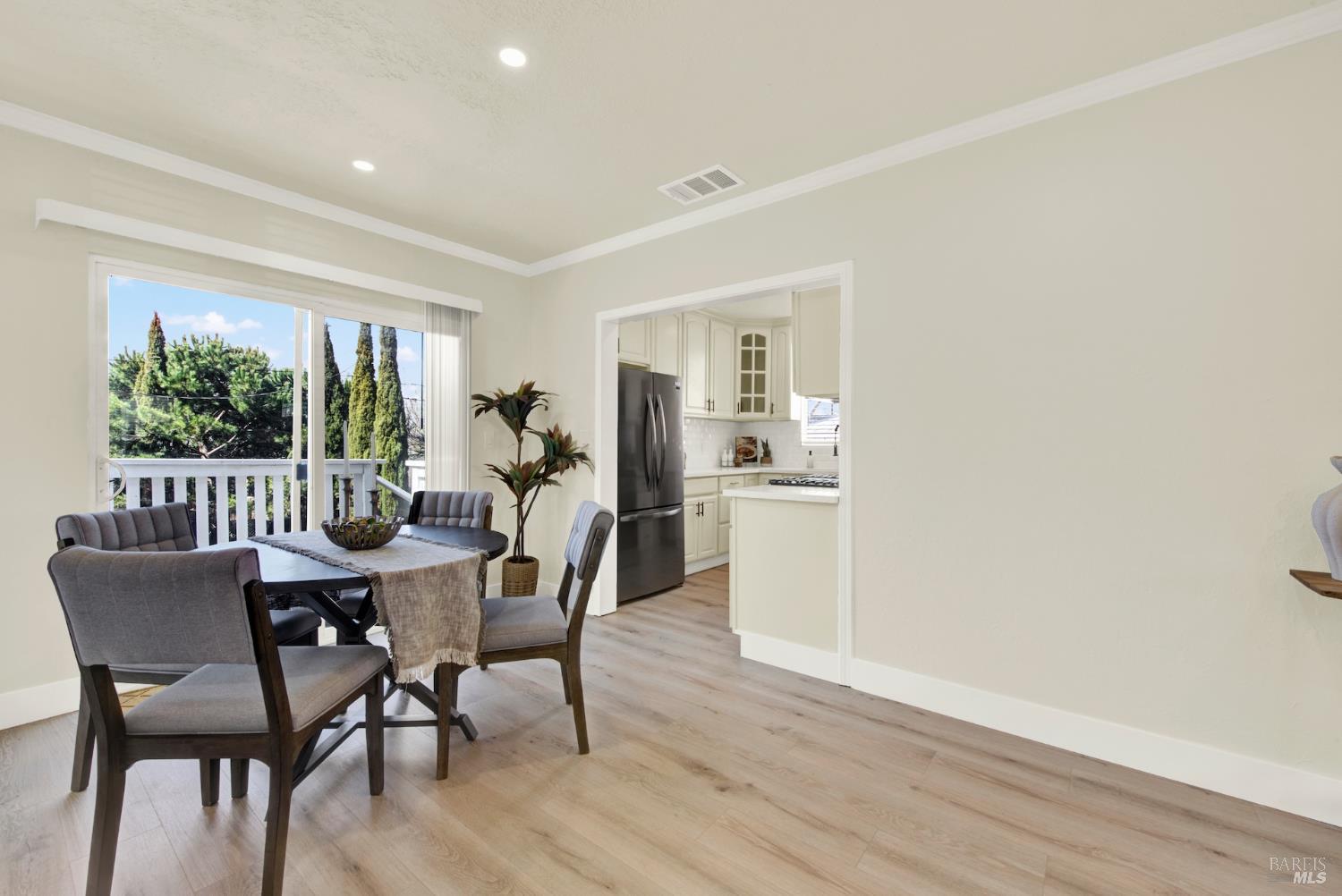 Detail Gallery Image 15 of 65 For 225 Gary Cir, Vallejo,  CA 94591 - 3 Beds | 1 Baths