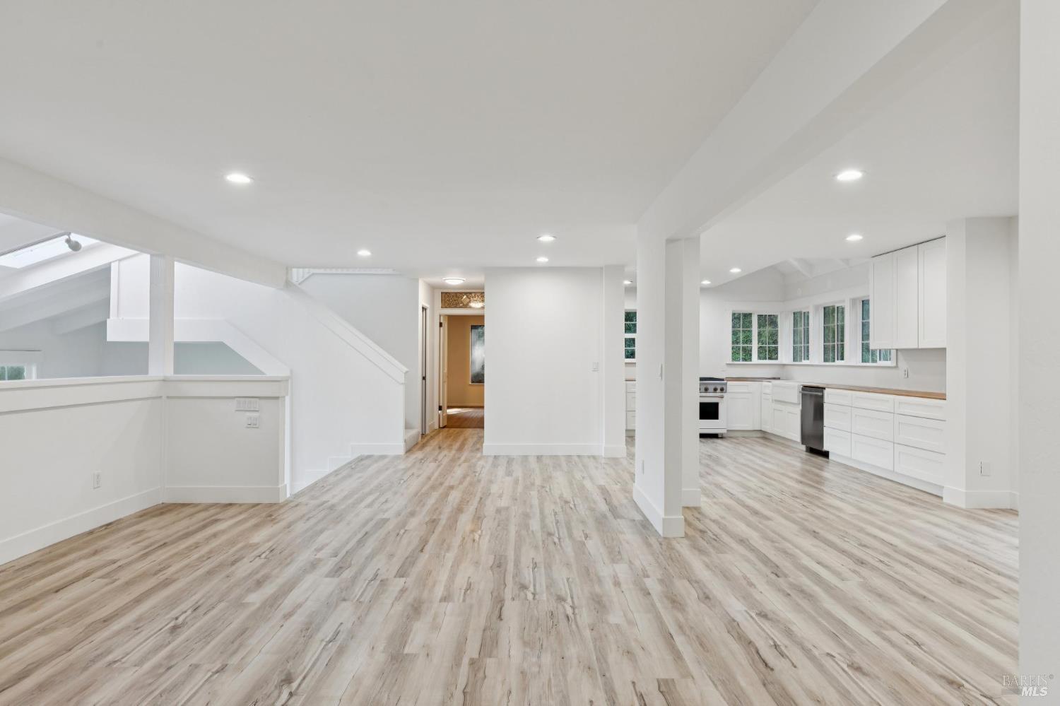 Detail Gallery Image 10 of 52 For 31 via Los Altos Unkn, Tiburon,  CA 94920 - 4 Beds | 3/1 Baths