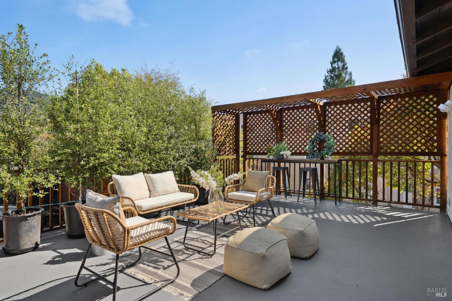 Detail Gallery Image 8 of 26 For 1851 5th Ave, San Rafael,  CA 94901 - 3 Beds | 2 Baths