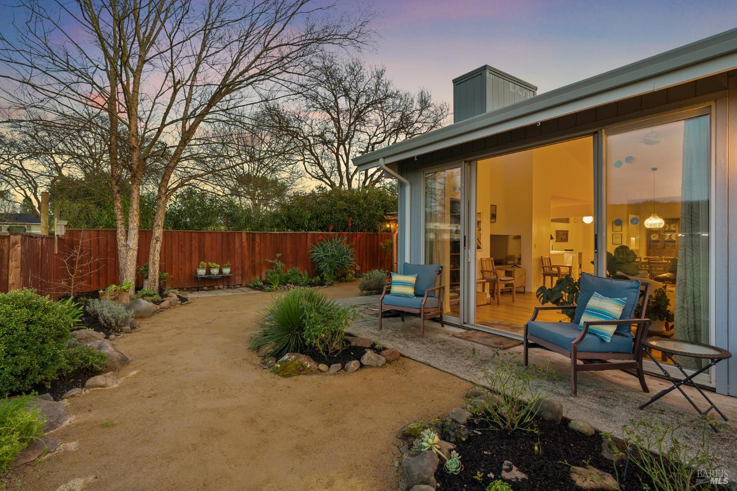 Detail Gallery Image 5 of 66 For 30 Creek Ln, Sonoma,  CA 95476 - 2 Beds | 2 Baths