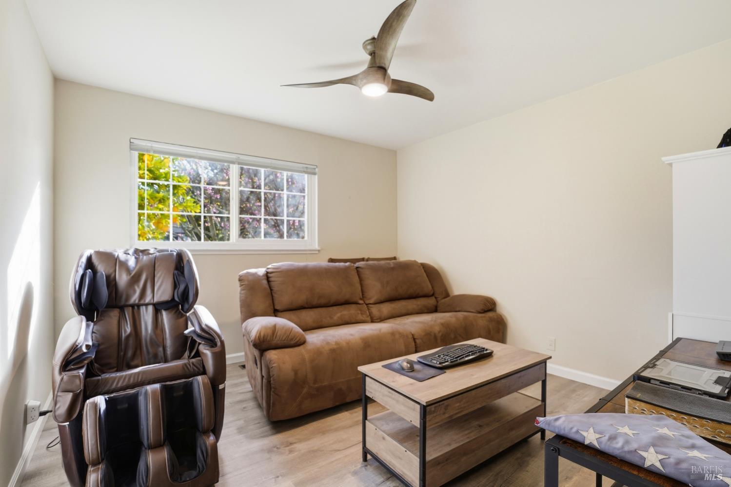 Detail Gallery Image 20 of 37 For 440 Calle De La Mesa Unkn, Novato,  CA 94949 - 3 Beds | 2 Baths