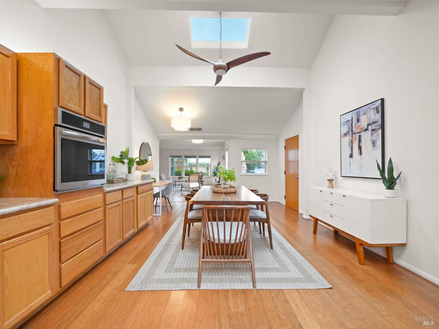 Detail Gallery Image 12 of 27 For 16 Cherry Hill Ln, Novato,  CA 94945 - 2 Beds | 2 Baths