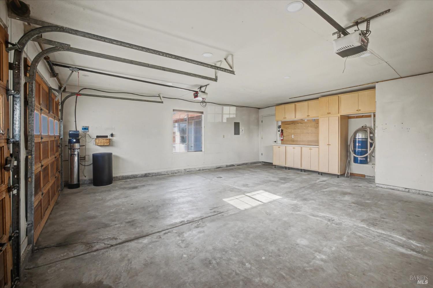 Detail Gallery Image 31 of 47 For 580 Yellowstone Dr, Vacaville,  CA 95687 - 3 Beds | 2/1 Baths