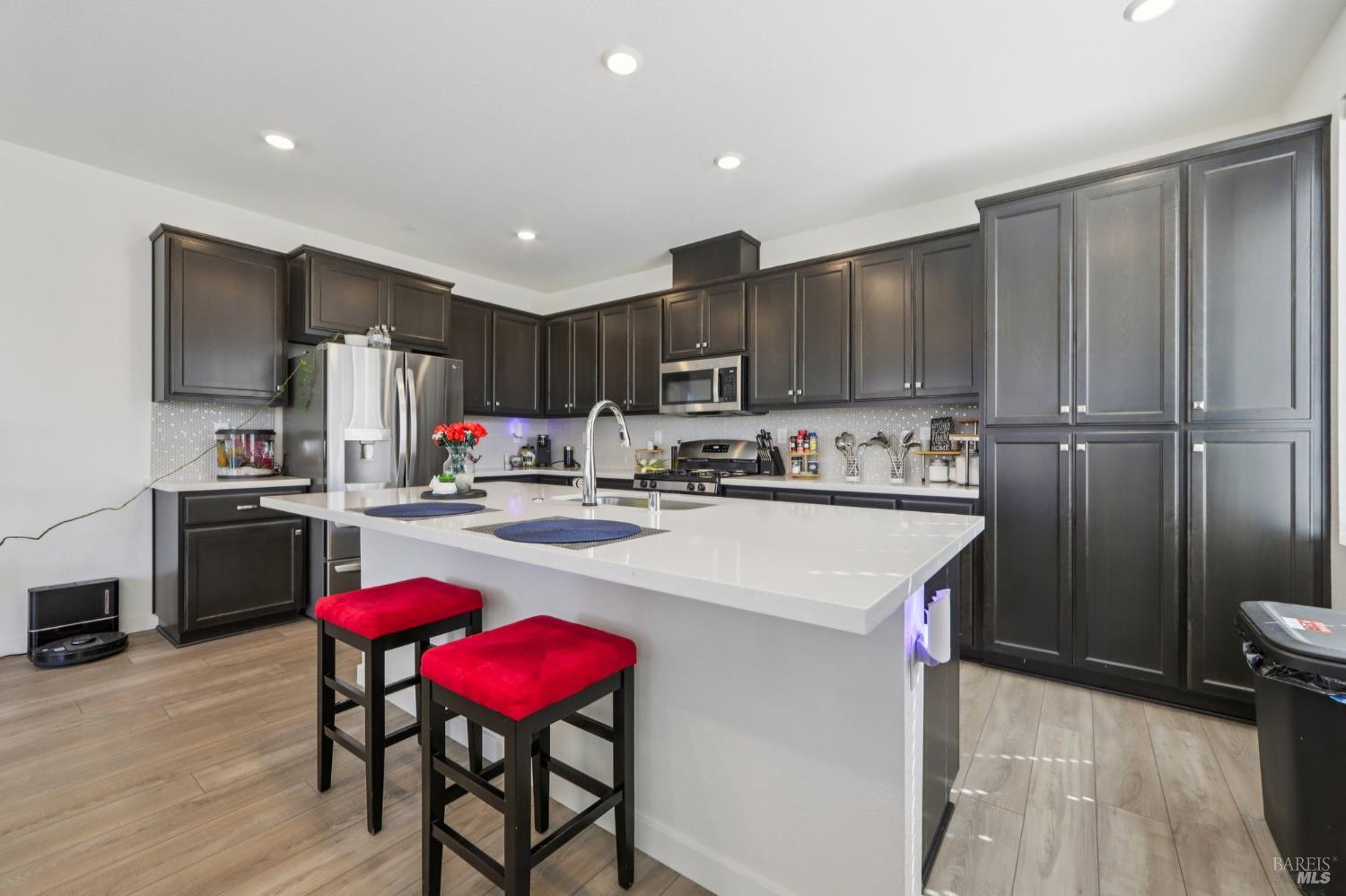 Detail Gallery Image 13 of 54 For 2464 Lake Club Dr, Fairfield,  CA 94533 - 4 Beds | 3/1 Baths