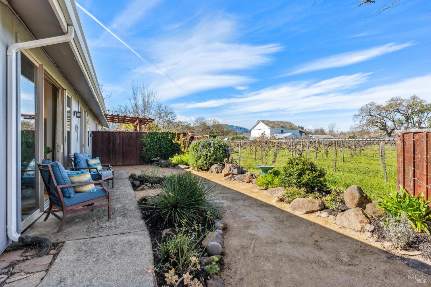 Detail Gallery Image 43 of 66 For 30 Creek Ln, Sonoma,  CA 95476 - 2 Beds | 2 Baths