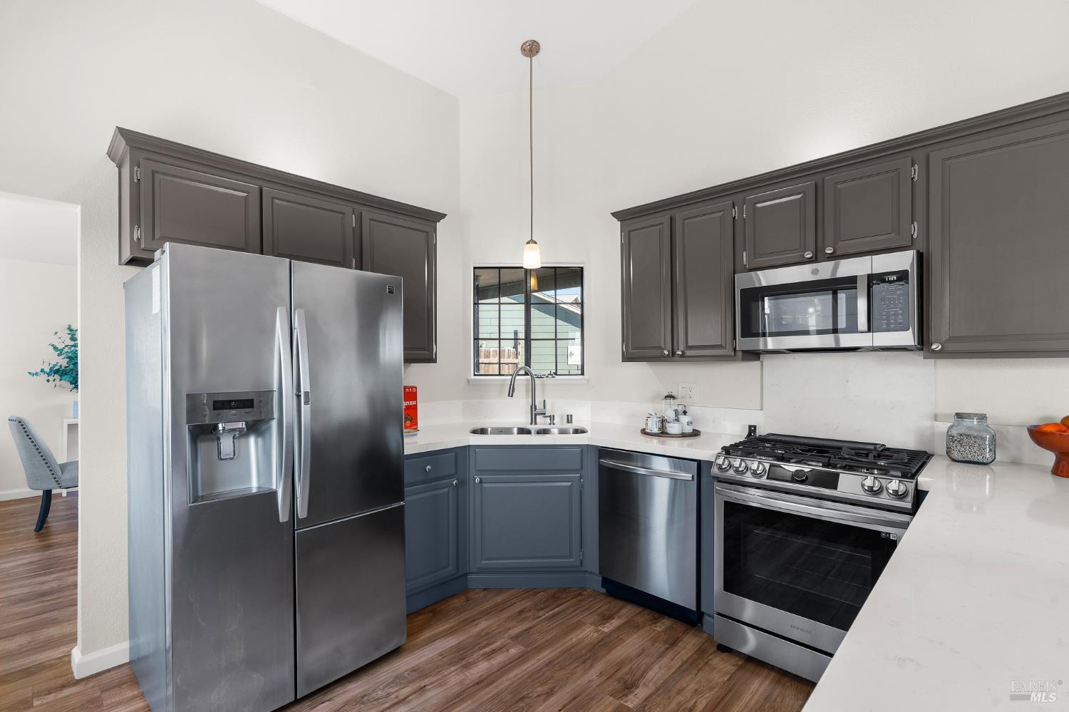 Detail Gallery Image 9 of 40 For 181 Crowsnest Ct, Vallejo,  CA 94591 - 3 Beds | 2 Baths