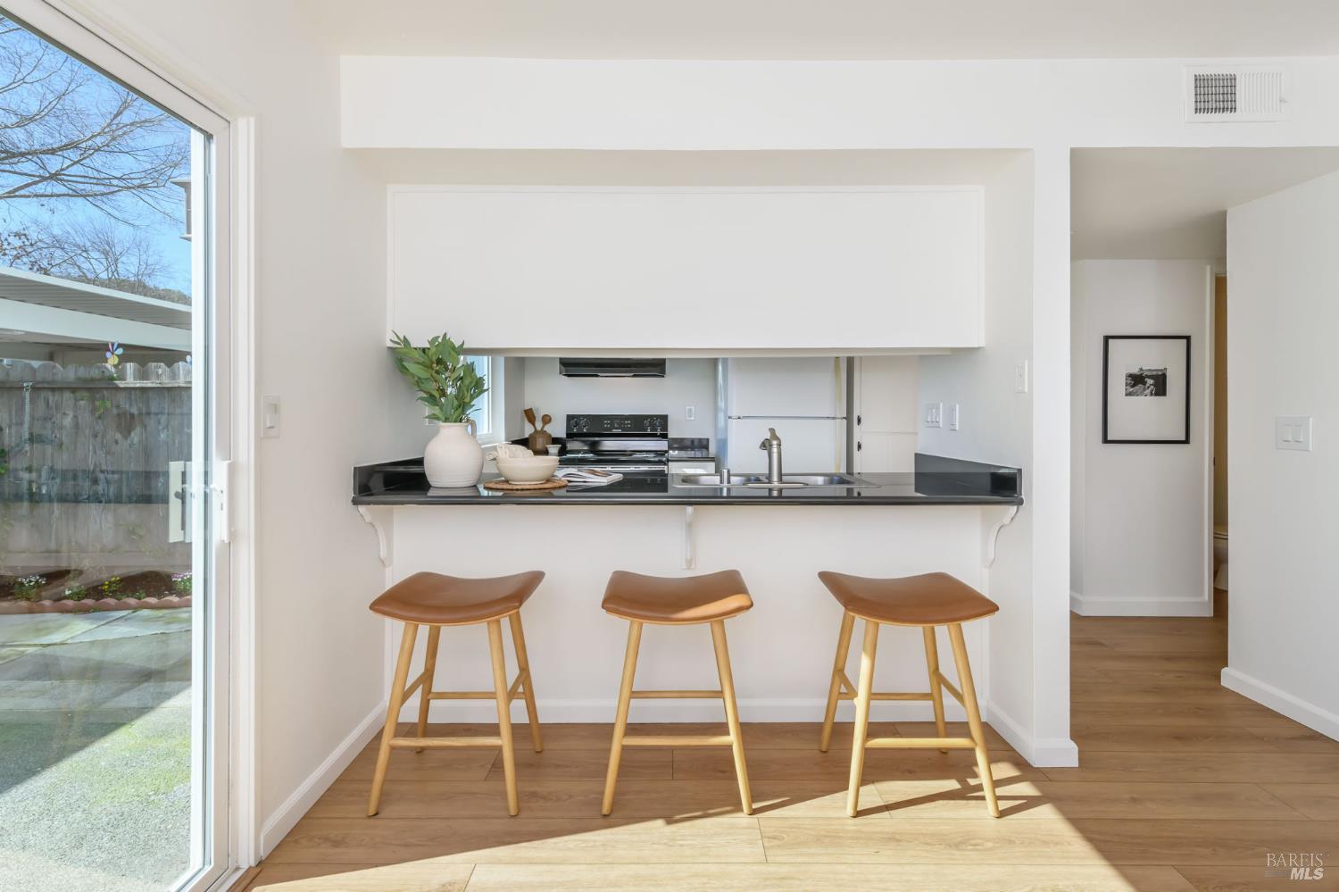 Detail Gallery Image 8 of 23 For 314 Capetown Ct, Novato,  CA 94947 - 3 Beds | 1/1 Baths