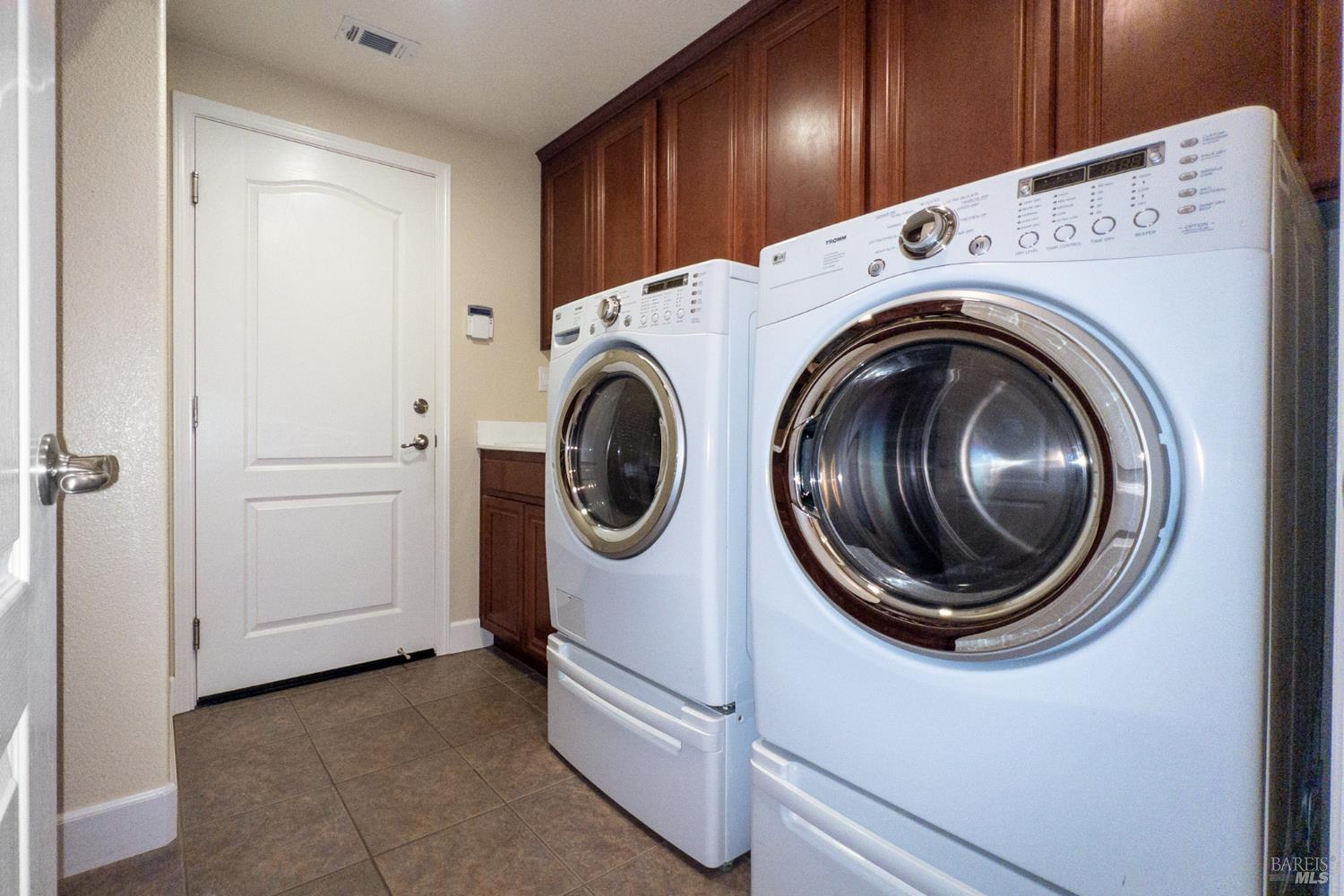 Detail Gallery Image 40 of 81 For 3183 Olympic Rd, Fairfield,  CA 94534 - 4 Beds | 3 Baths