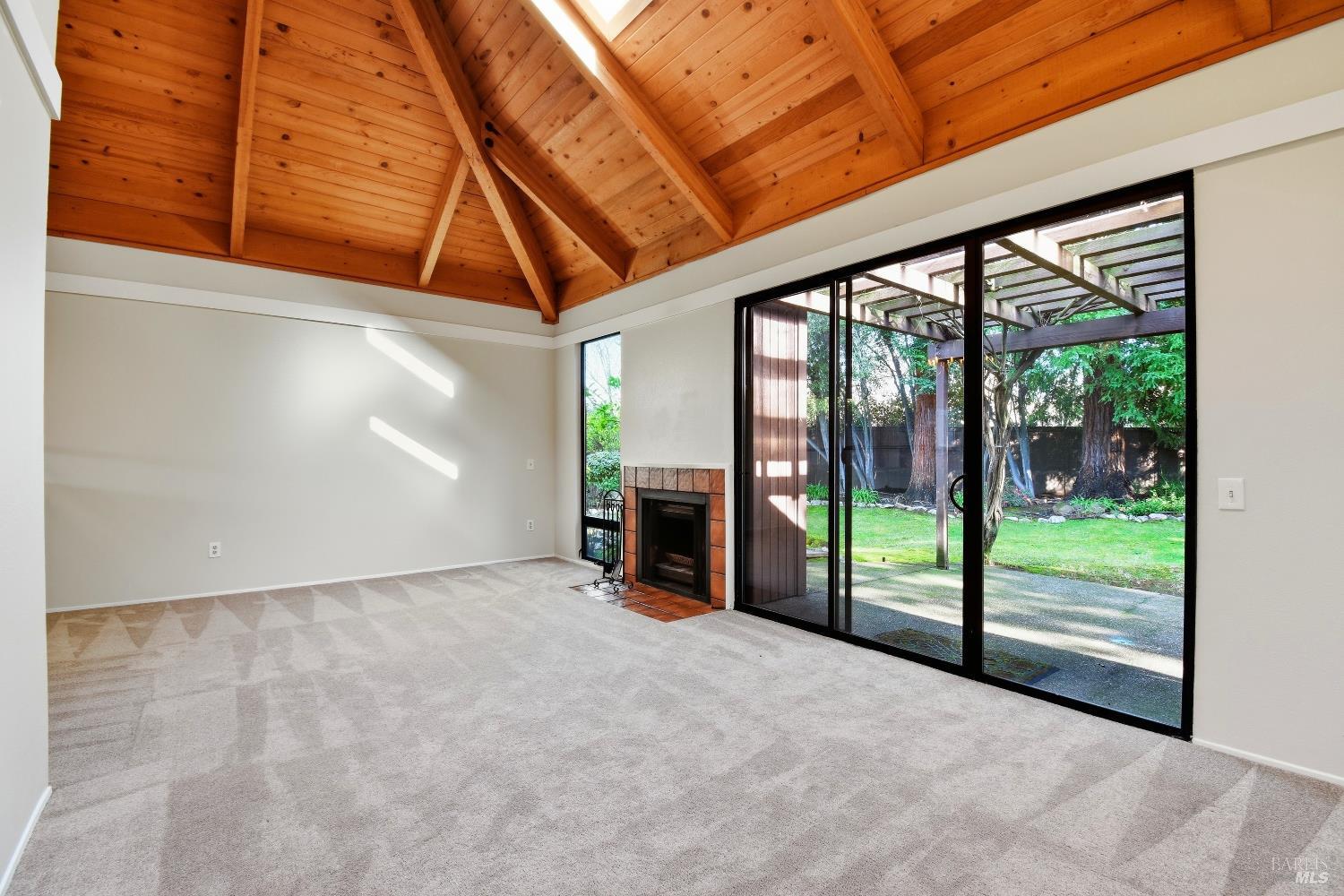 Detail Gallery Image 9 of 28 For 1320 North St #7,  Santa Rosa,  CA 95404 - 2 Beds | 2 Baths