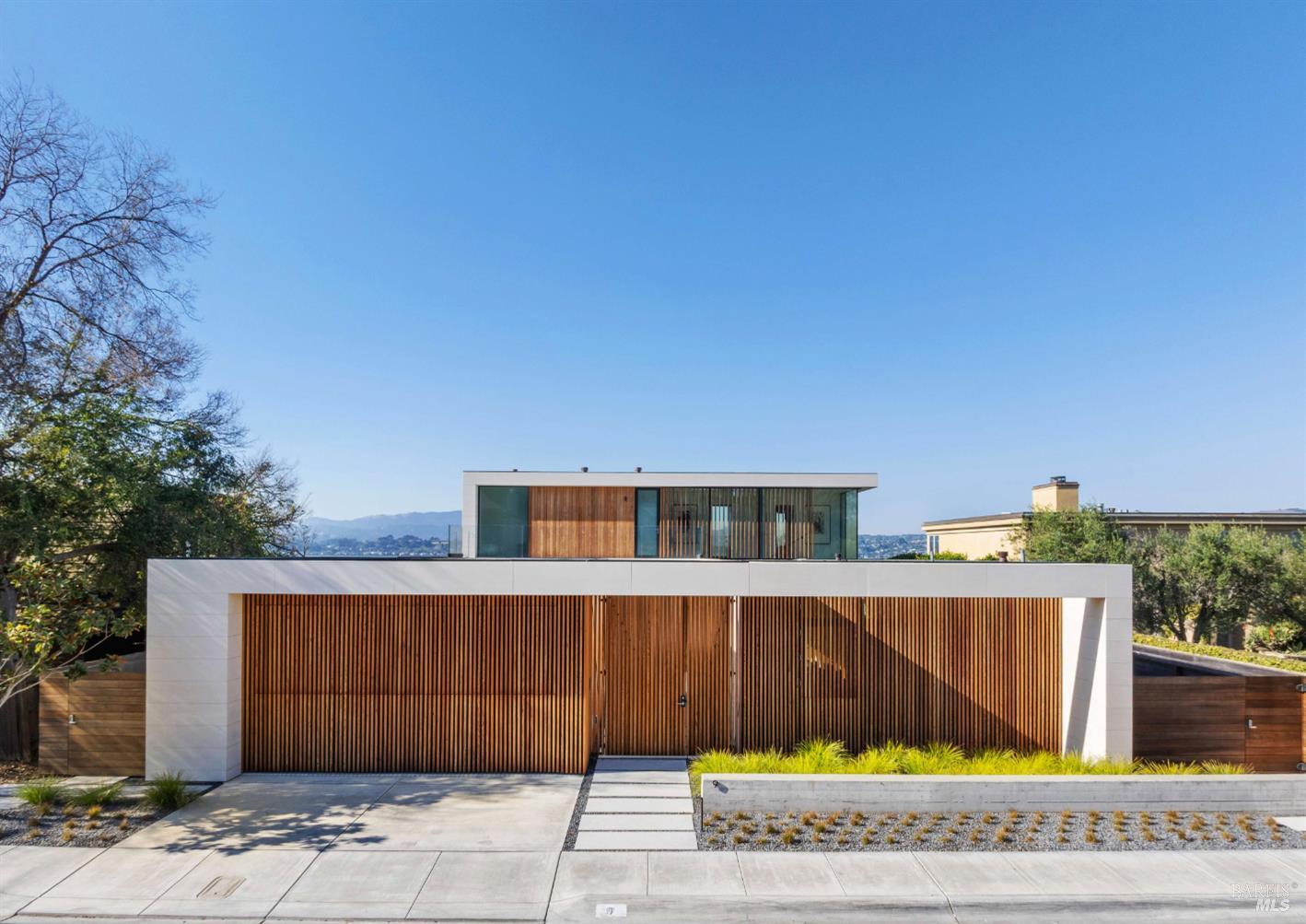 Front Image Thumbnail for BA326015831