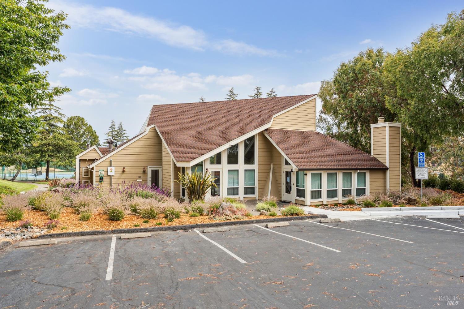 Detail Gallery Image 28 of 36 For 3 Fielding Cir, Mill Valley,  CA 94941 - 2 Beds | 2 Baths