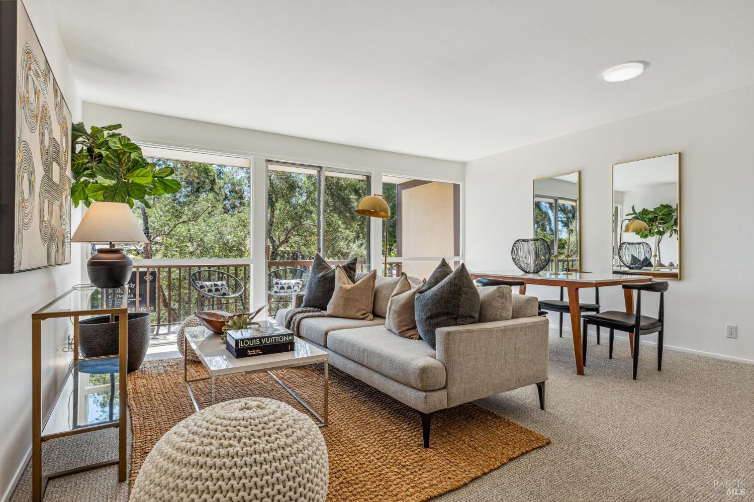 Detail Gallery Image 2 of 25 For 952 Lea Dr, San Rafael,  CA 94903 - 1 Beds | 1 Baths