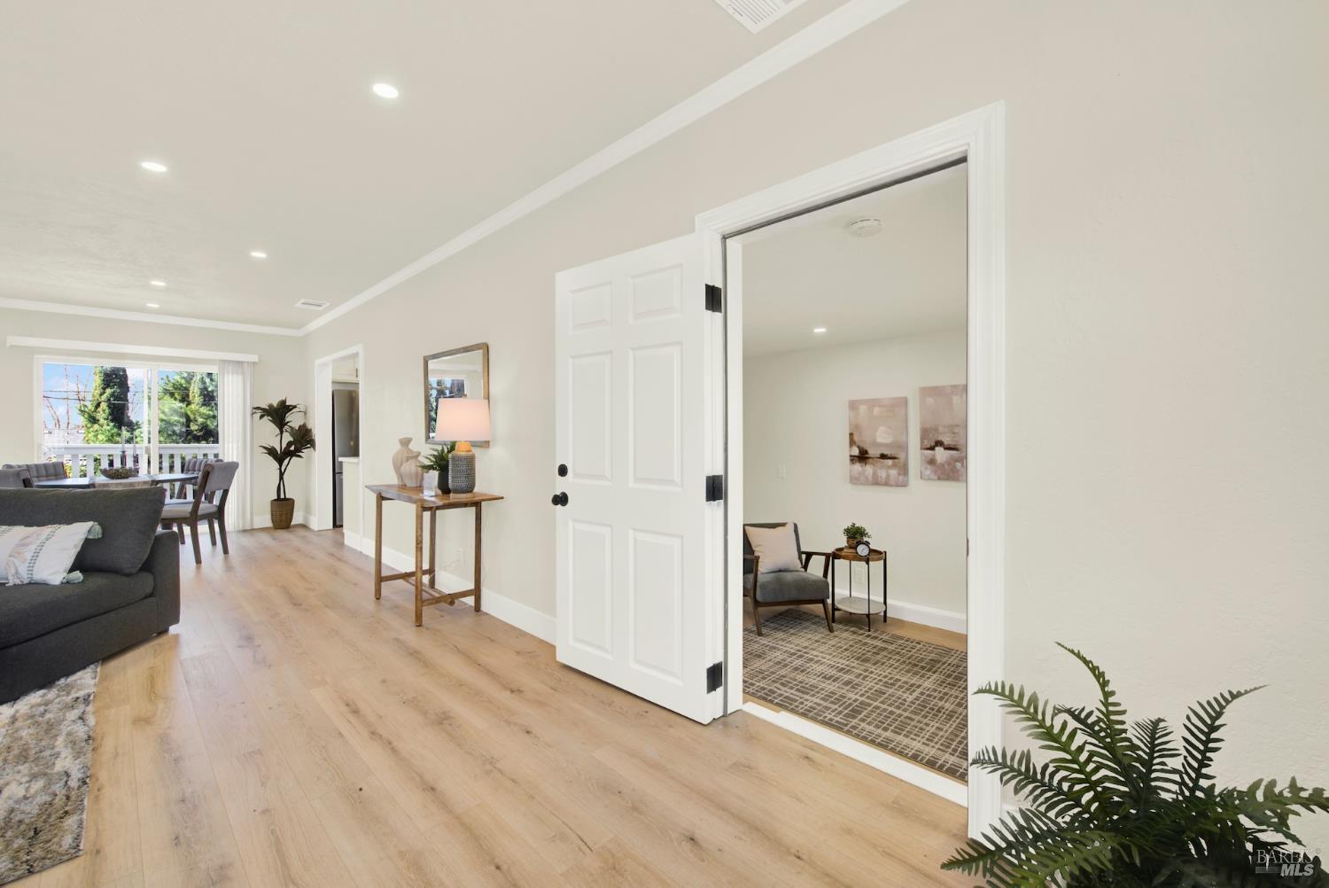 Detail Gallery Image 8 of 65 For 225 Gary Cir, Vallejo,  CA 94591 - 3 Beds | 1 Baths