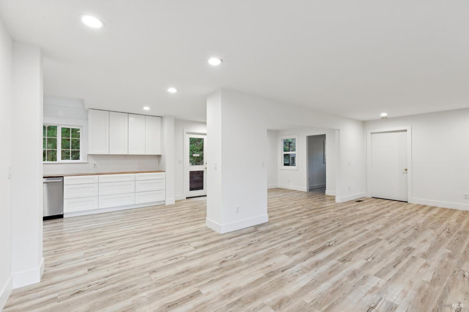 Detail Gallery Image 11 of 52 For 31 via Los Altos Unkn, Tiburon,  CA 94920 - 4 Beds | 3/1 Baths