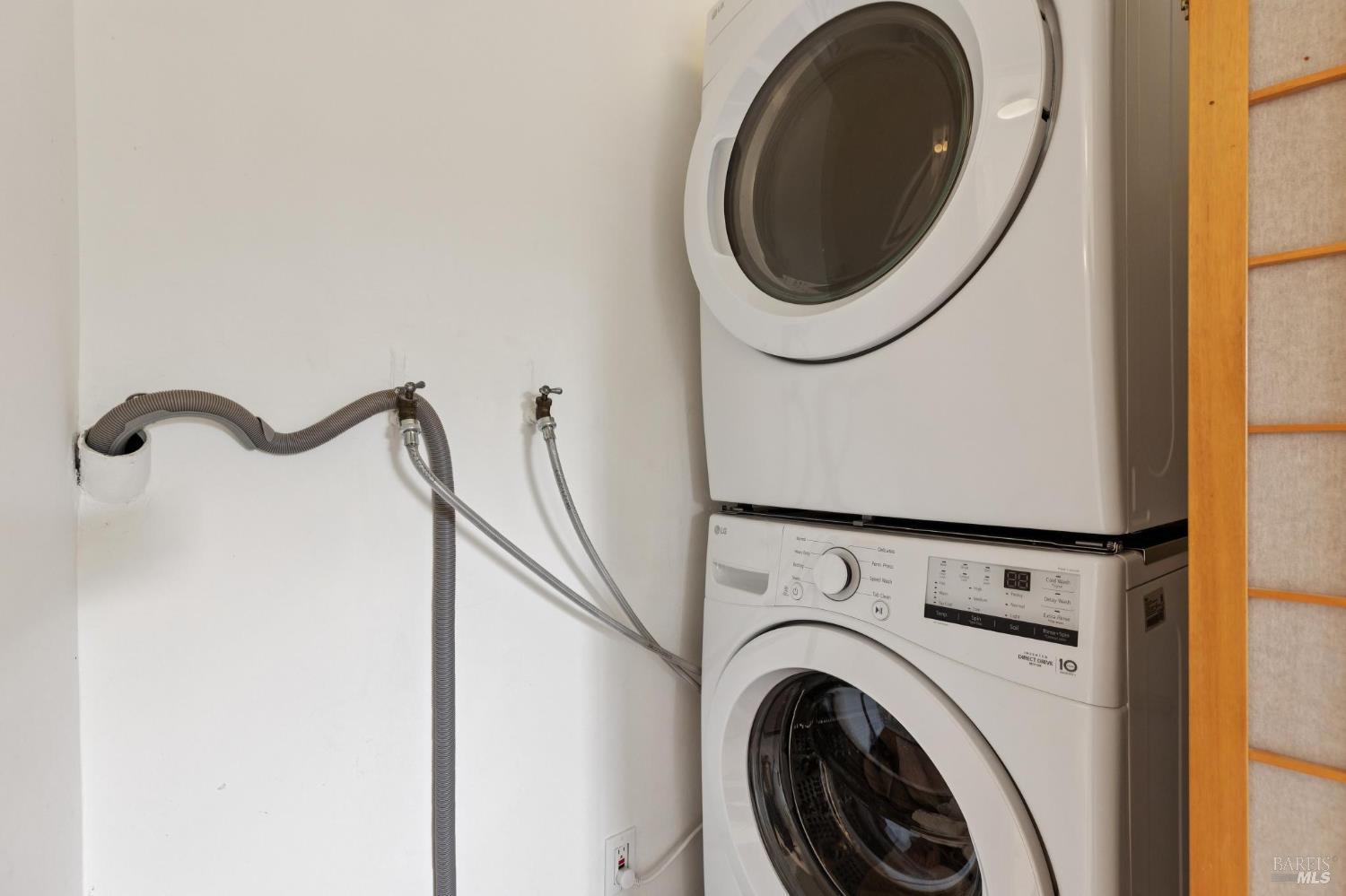 Detail Gallery Image 15 of 29 For 569 Sequoia Dr, San Anselmo,  CA 94960 - 2 Beds | 1 Baths