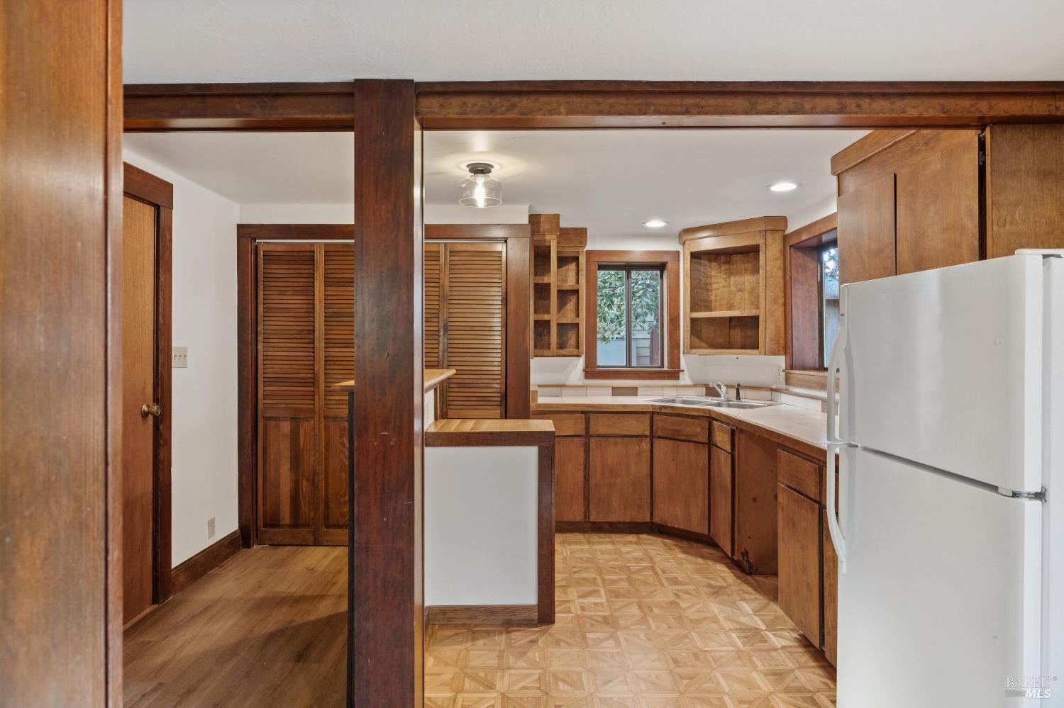 Detail Gallery Image 8 of 18 For 242 D St, San Rafael,  CA 94901 - 3 Beds | 2 Baths