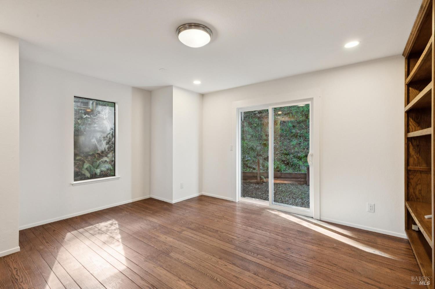 Detail Gallery Image 15 of 52 For 31 via Los Altos Unkn, Tiburon,  CA 94920 - 4 Beds | 3/1 Baths