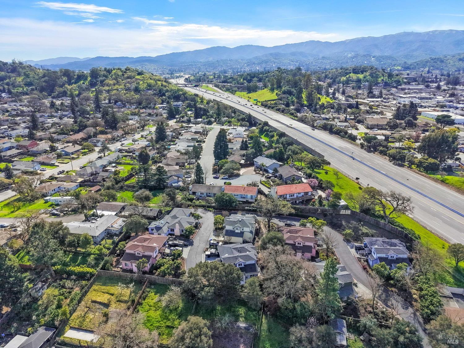 Detail Gallery Image 39 of 46 For 15 Cherry Hill Ln, Novato,  CA 94945 - 3 Beds | 2/1 Baths