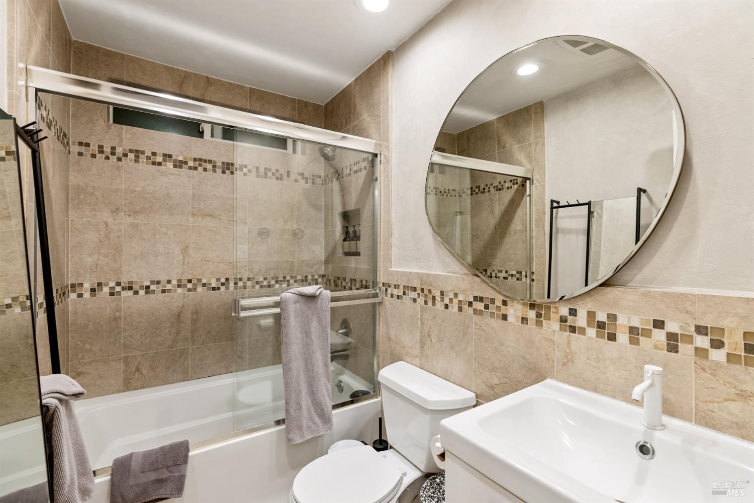 Detail Gallery Image 22 of 49 For 1050 Cazadero Hwy, Cazadero,  CA 95421 - 3 Beds | 2 Baths