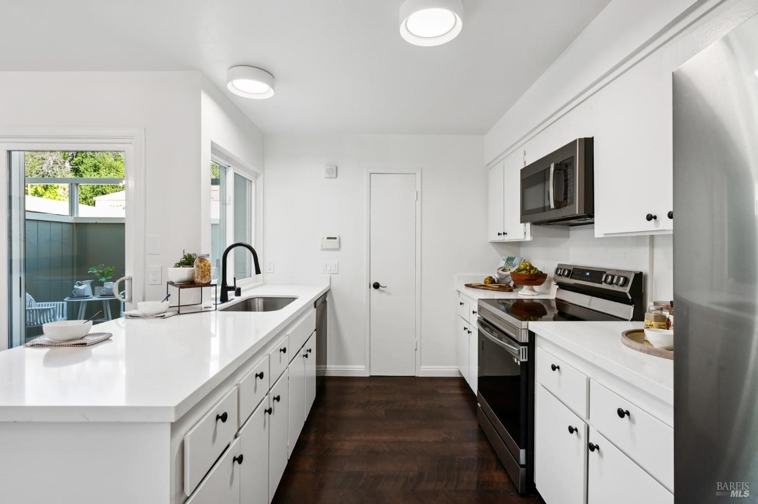 Detail Gallery Image 9 of 38 For 118 Oliva Ct #C,  Novato,  CA 94947 - 2 Beds | 1/1 Baths