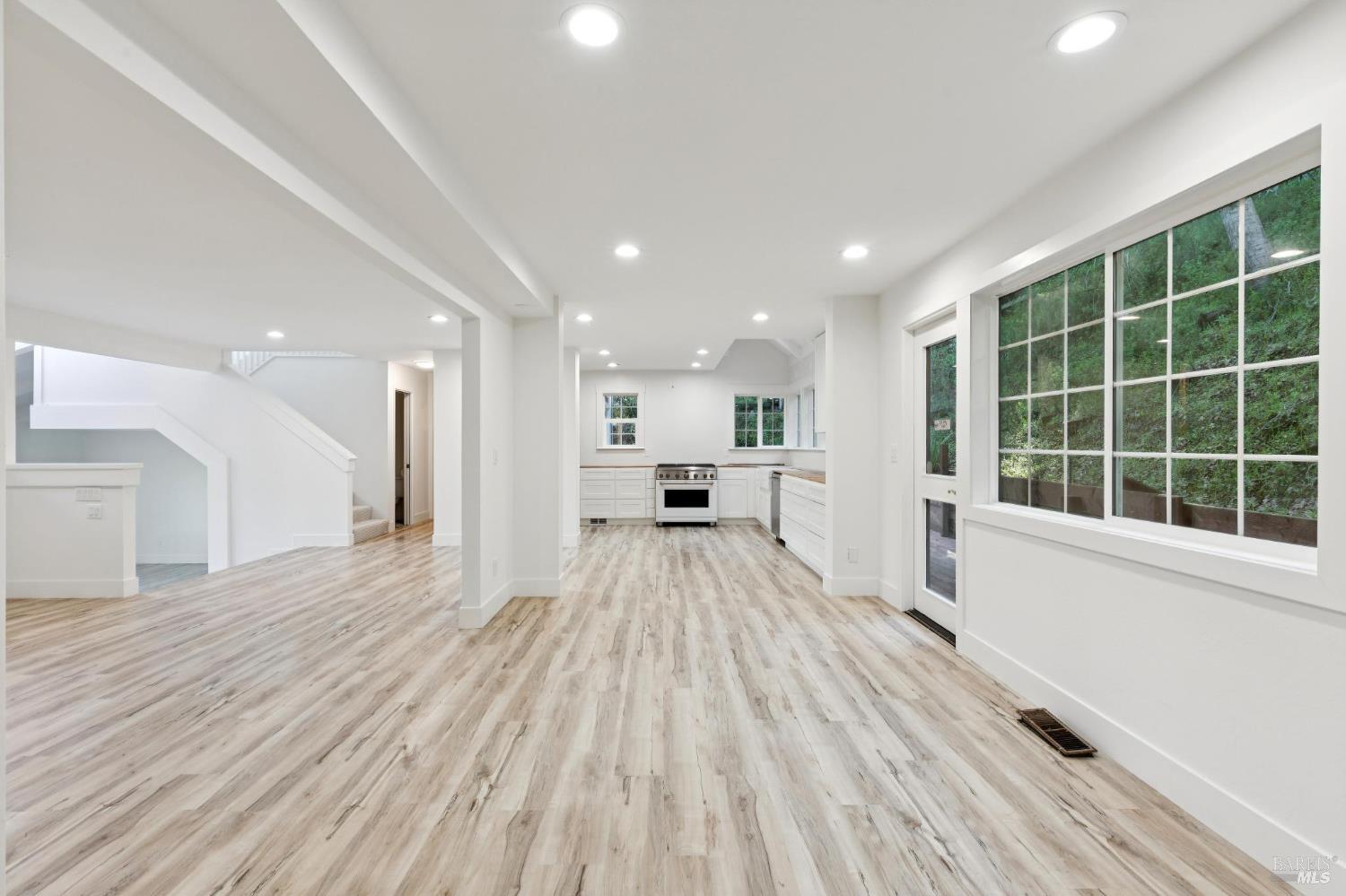 Detail Gallery Image 12 of 52 For 31 via Los Altos Unkn, Tiburon,  CA 94920 - 4 Beds | 3/1 Baths