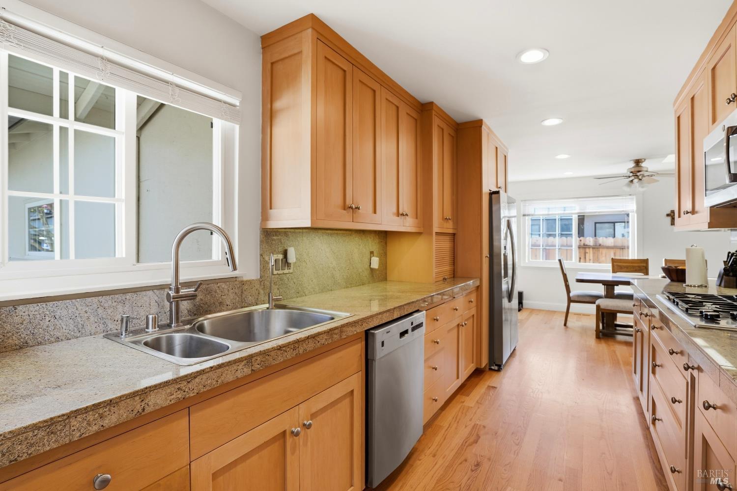 Detail Gallery Image 5 of 37 For 440 Calle De La Mesa Unkn, Novato,  CA 94949 - 3 Beds | 2 Baths