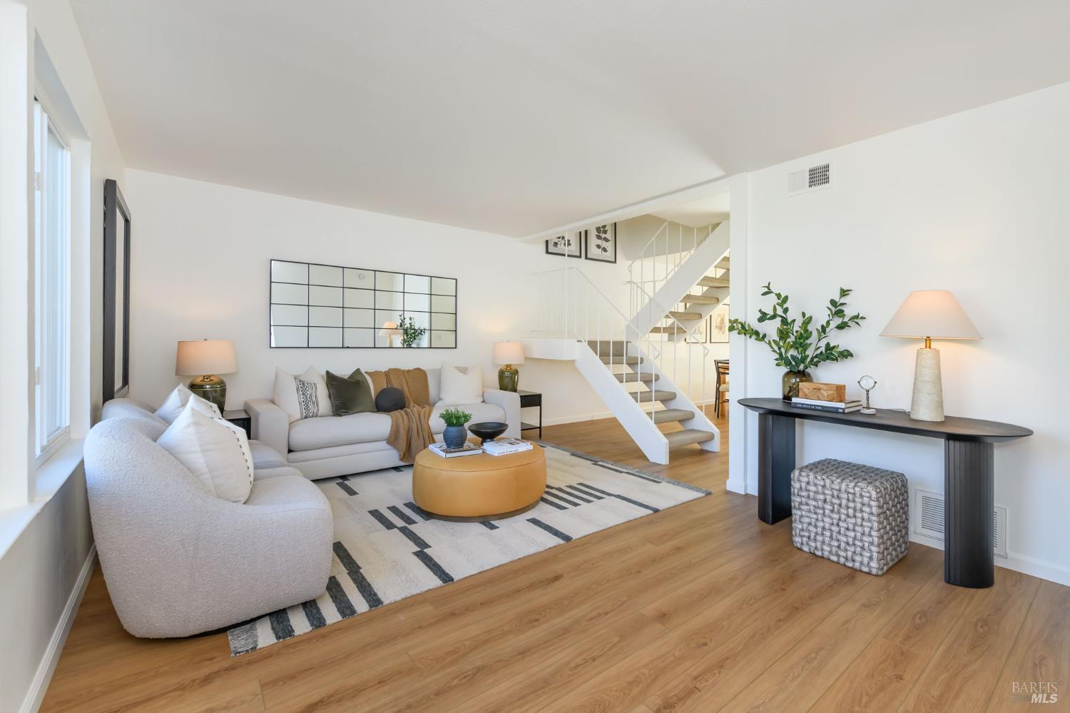 Detail Gallery Image 5 of 23 For 314 Capetown Ct, Novato,  CA 94947 - 3 Beds | 1/1 Baths