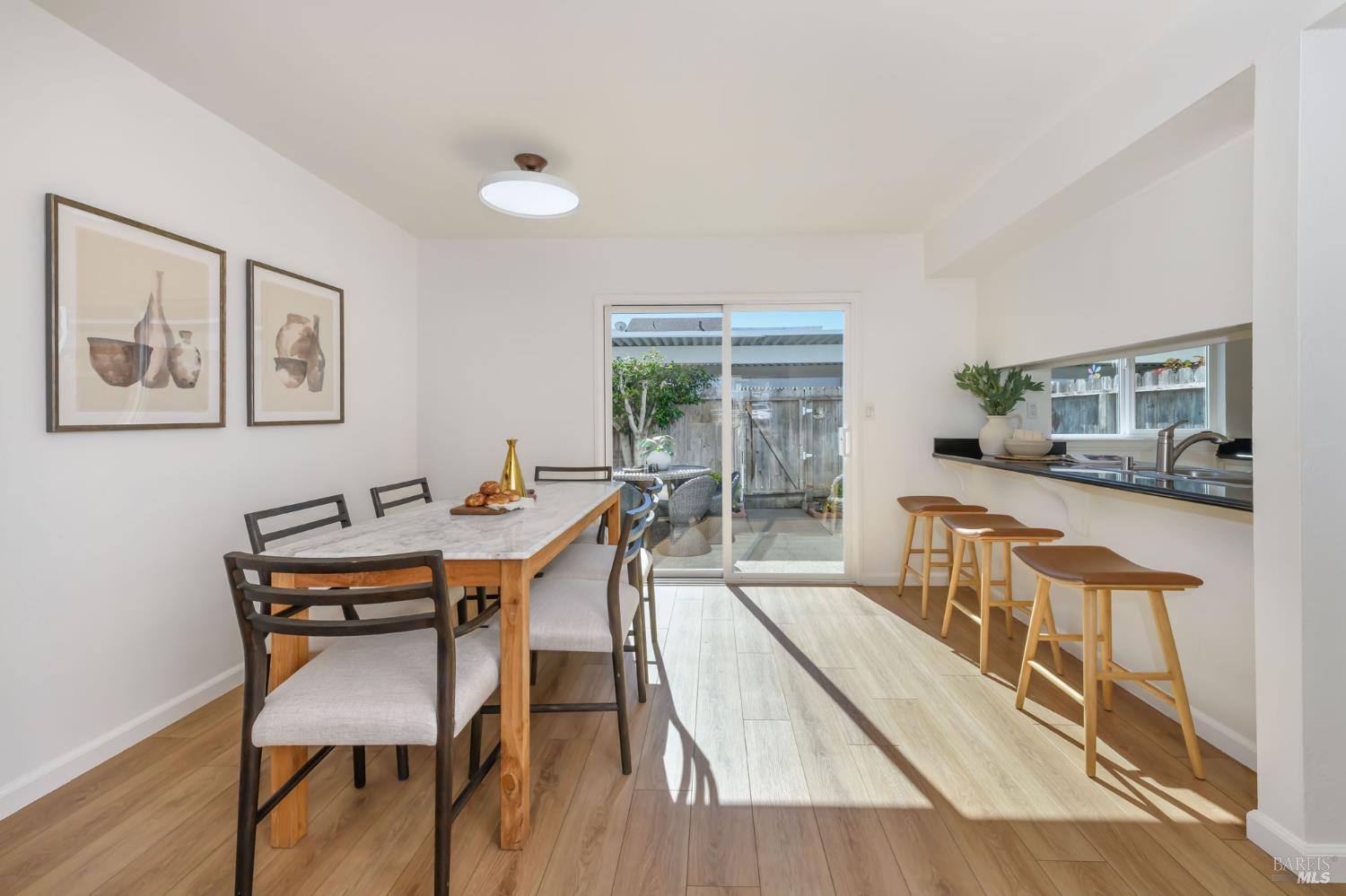 Detail Gallery Image 7 of 23 For 314 Capetown Ct, Novato,  CA 94947 - 3 Beds | 1/1 Baths