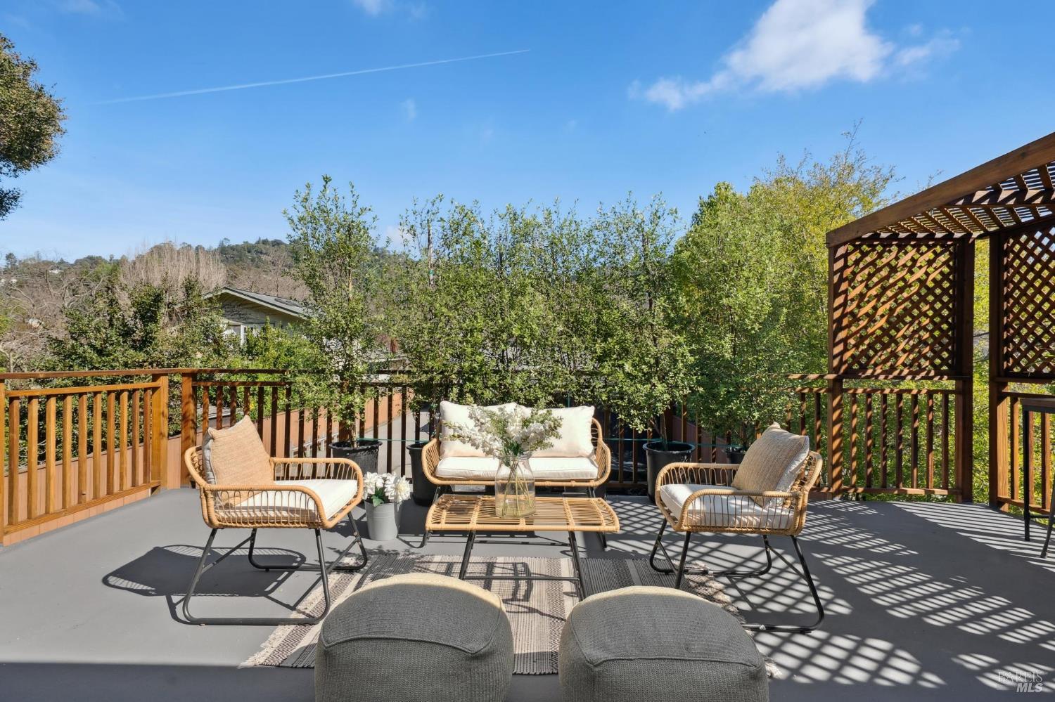 Detail Gallery Image 7 of 26 For 1851 5th Ave, San Rafael,  CA 94901 - 3 Beds | 2 Baths