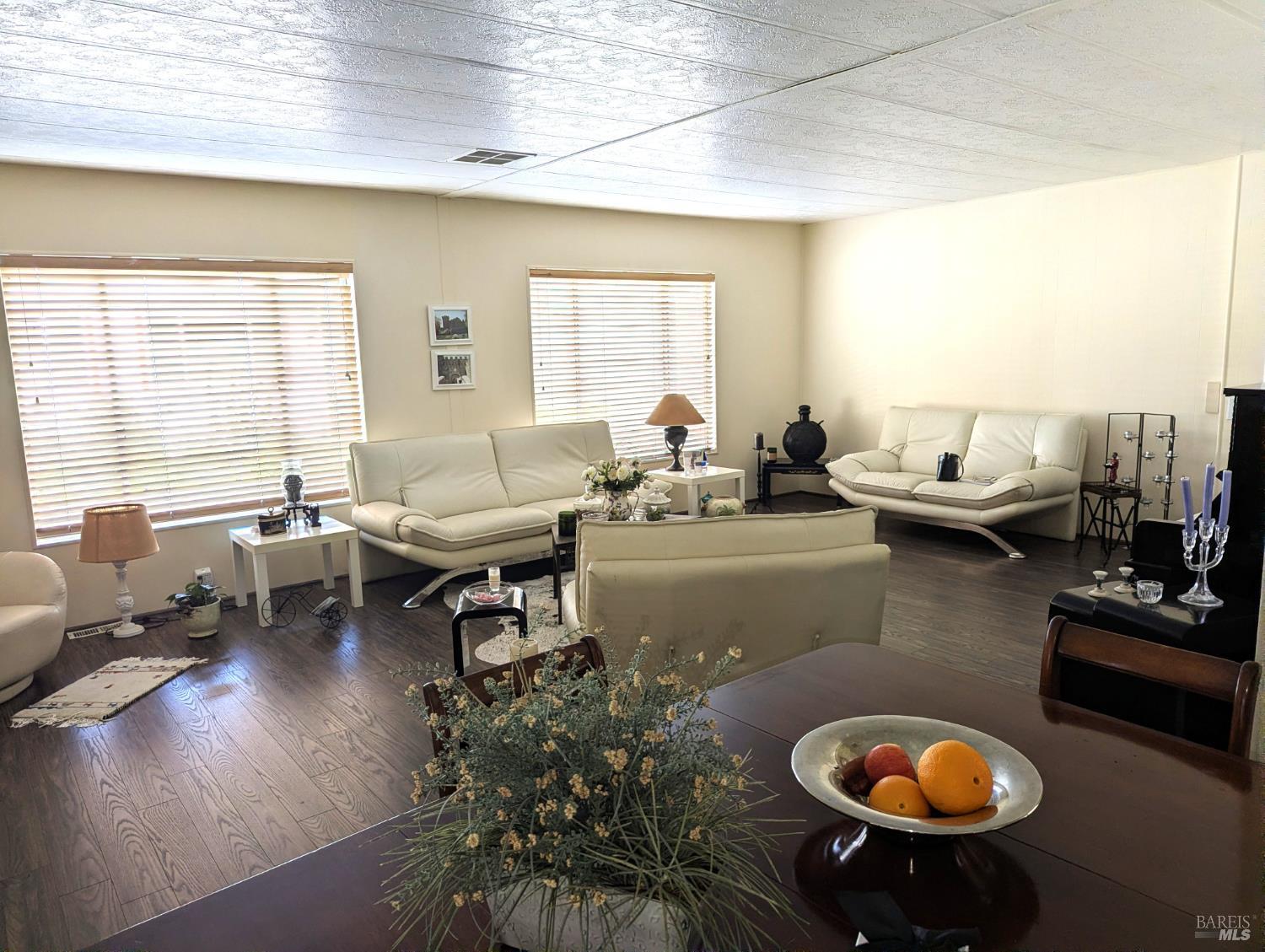 Detail Gallery Image 3 of 33 For 8 Camellia Dr, Calistoga,  CA 94515 - 2 Beds | 2 Baths