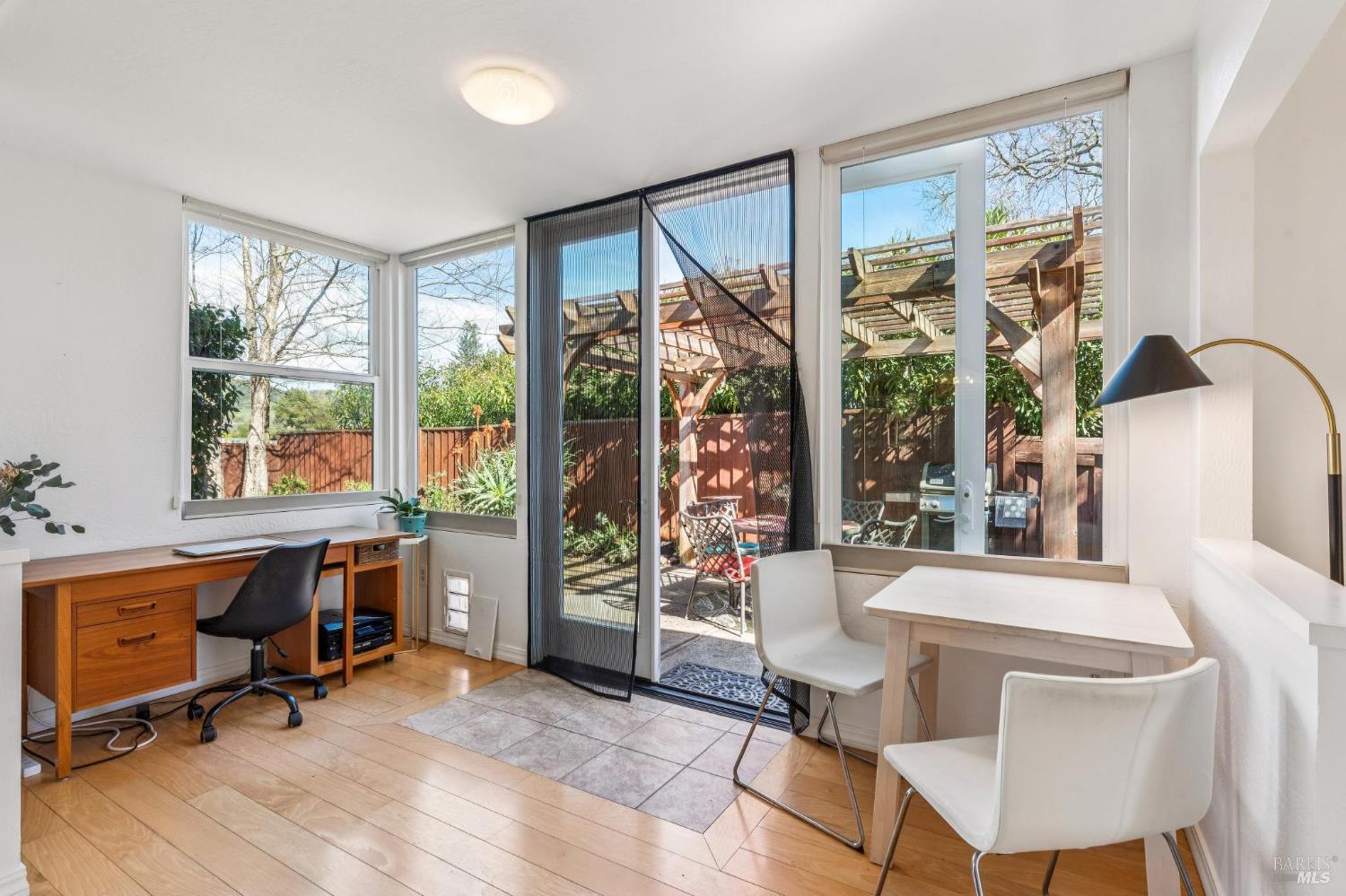 Detail Gallery Image 16 of 66 For 30 Creek Ln, Sonoma,  CA 95476 - 2 Beds | 2 Baths