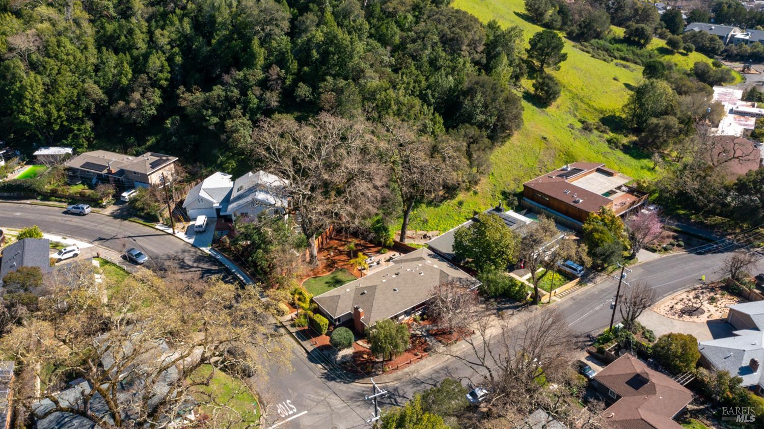 Detail Gallery Image 48 of 51 For 118 Marinda Dr, Fairfax,  CA 94930 - 3 Beds | 2 Baths