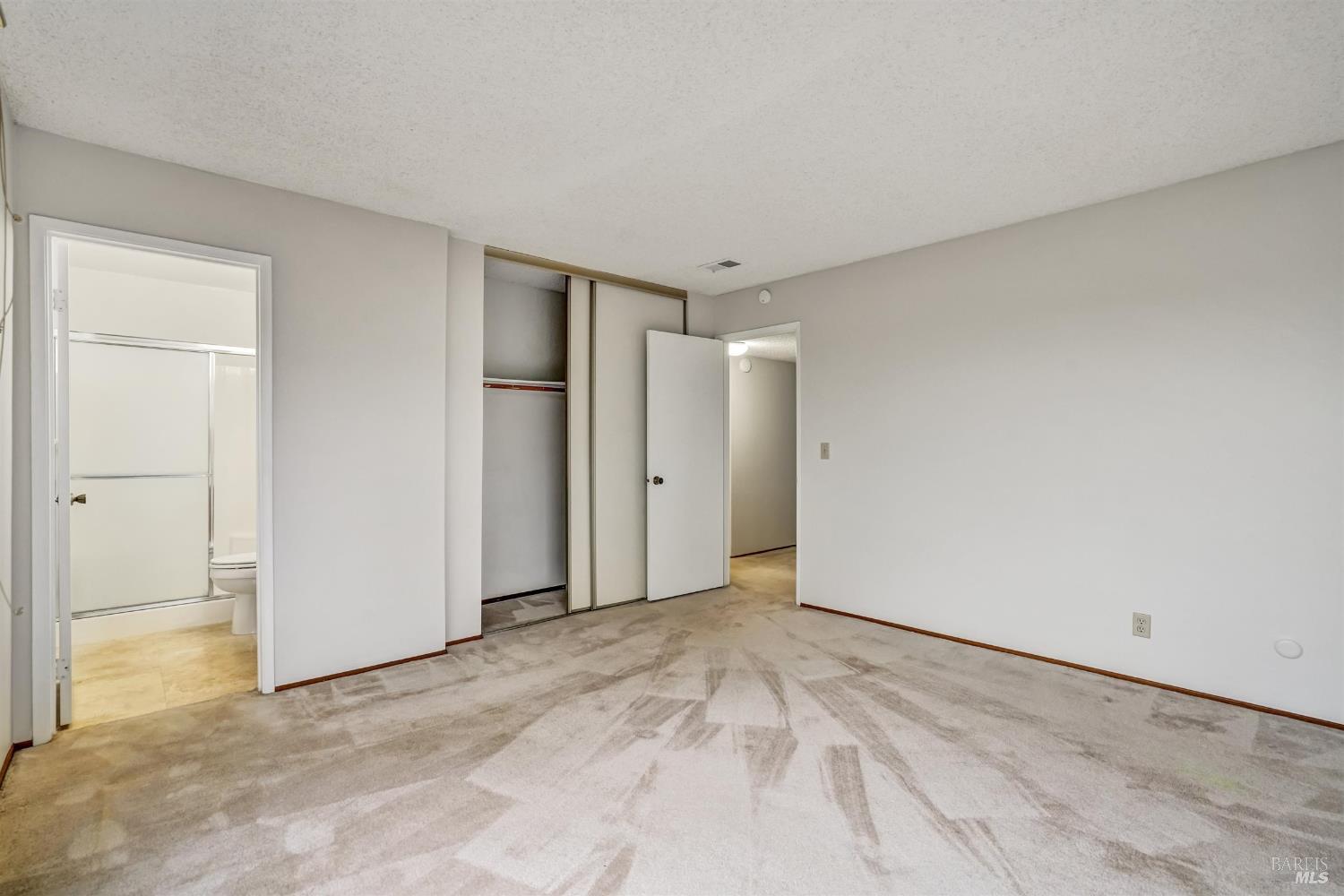 Detail Gallery Image 17 of 41 For 97 Carlisle Way, Benicia,  CA 94510 - 4 Beds | 3 Baths