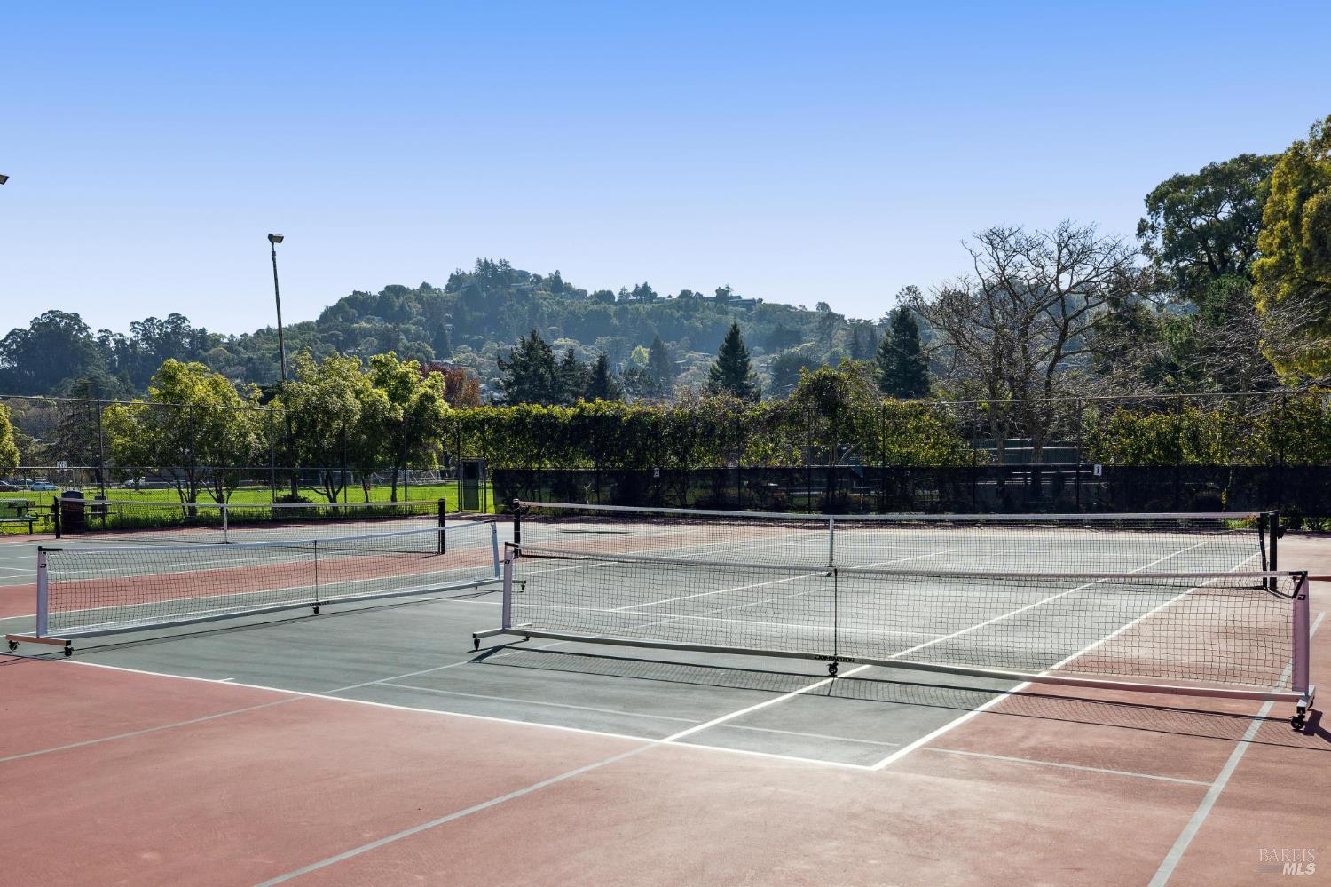 Detail Gallery Image 30 of 31 For 61 Pixley Ave #2,  Corte Madera,  CA 94925 - 2 Beds | 1 Baths