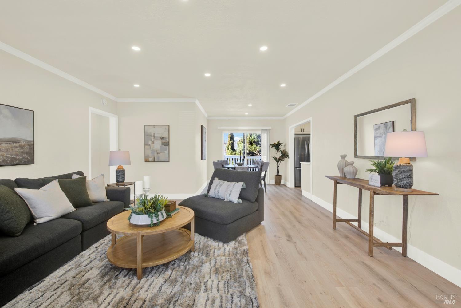 Detail Gallery Image 7 of 65 For 225 Gary Cir, Vallejo,  CA 94591 - 3 Beds | 1 Baths