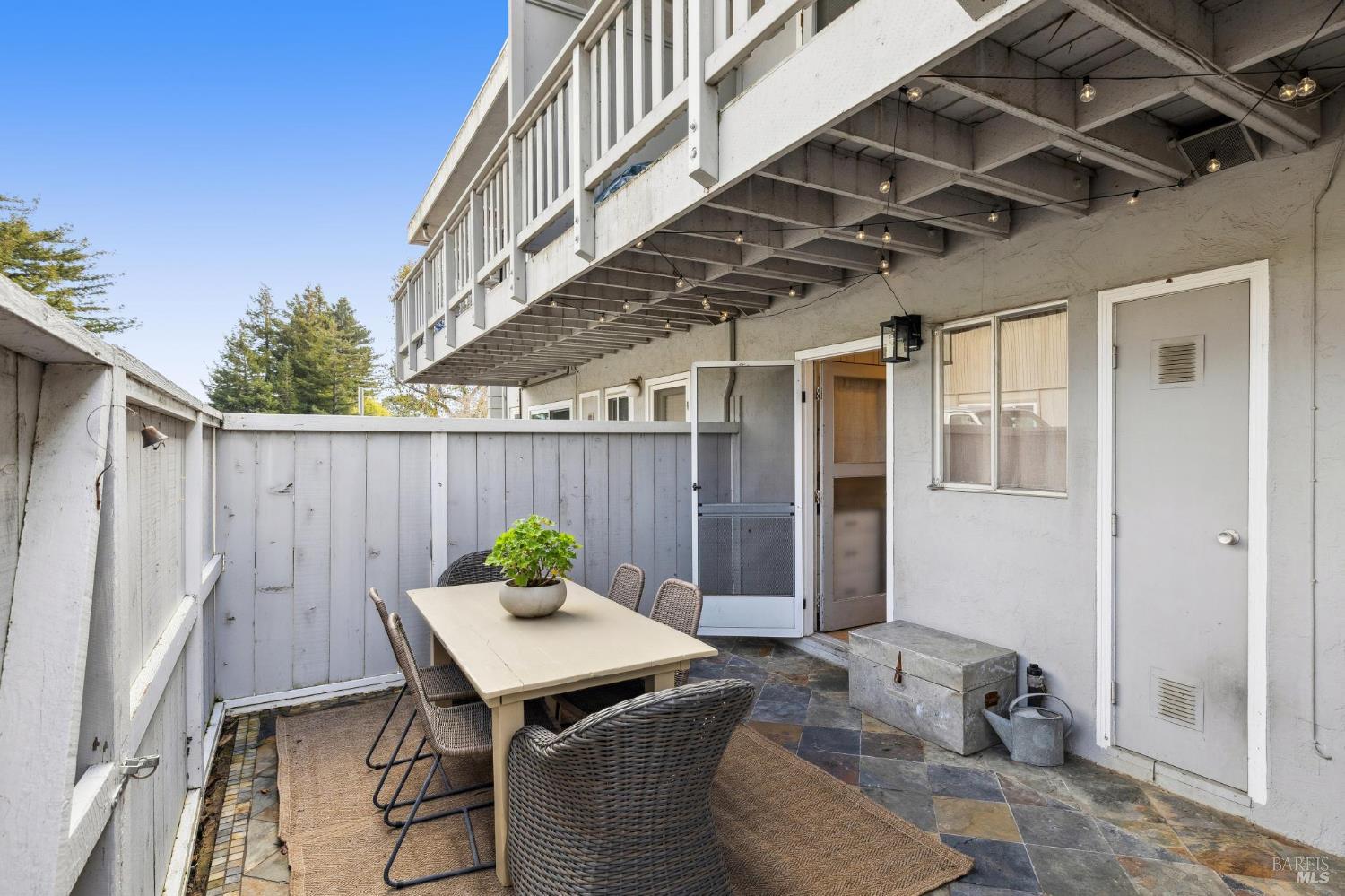 Detail Gallery Image 14 of 31 For 61 Pixley Ave #2,  Corte Madera,  CA 94925 - 2 Beds | 1 Baths