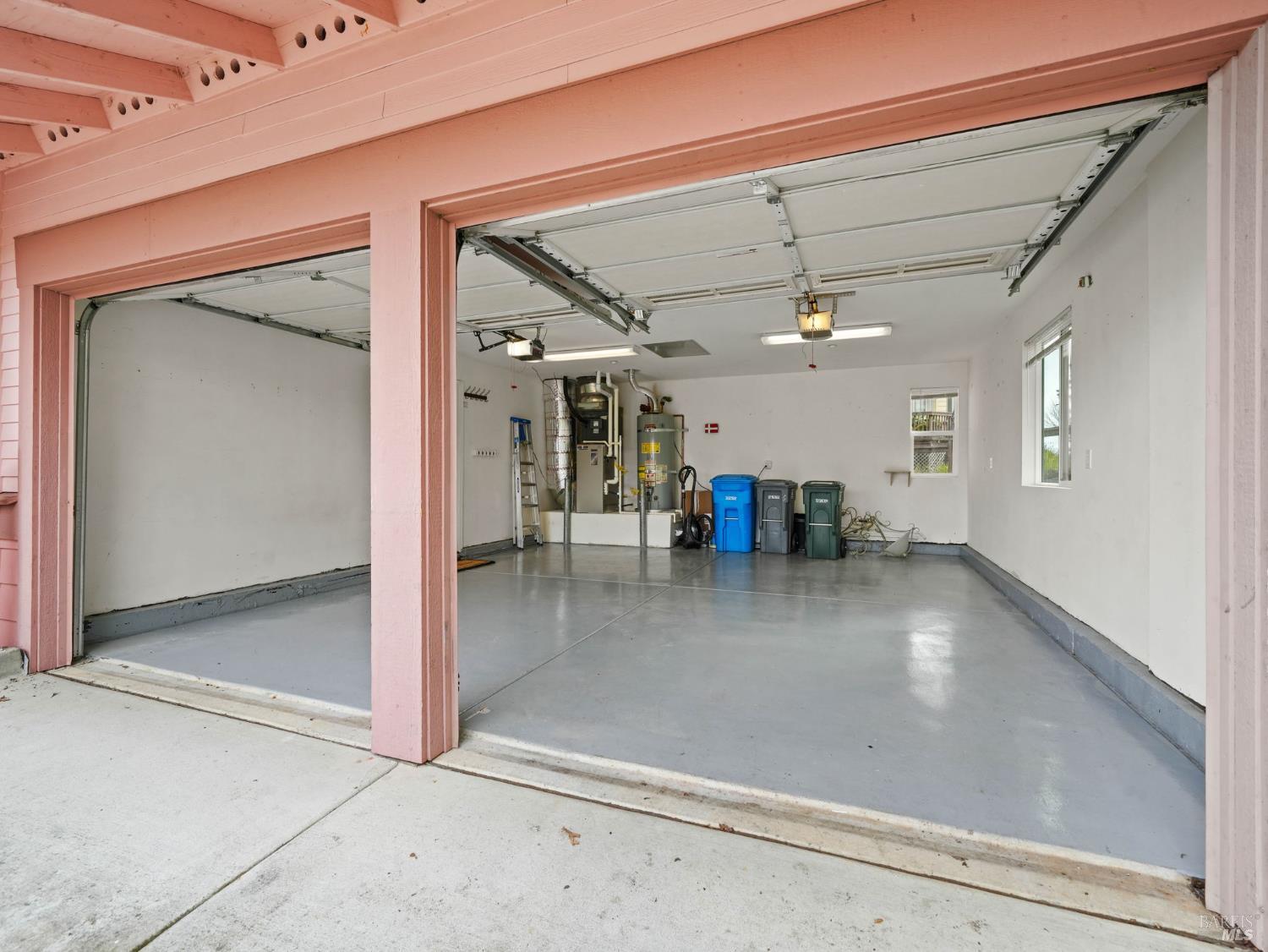 Detail Gallery Image 10 of 46 For 15 Cherry Hill Ln, Novato,  CA 94945 - 3 Beds | 2/1 Baths