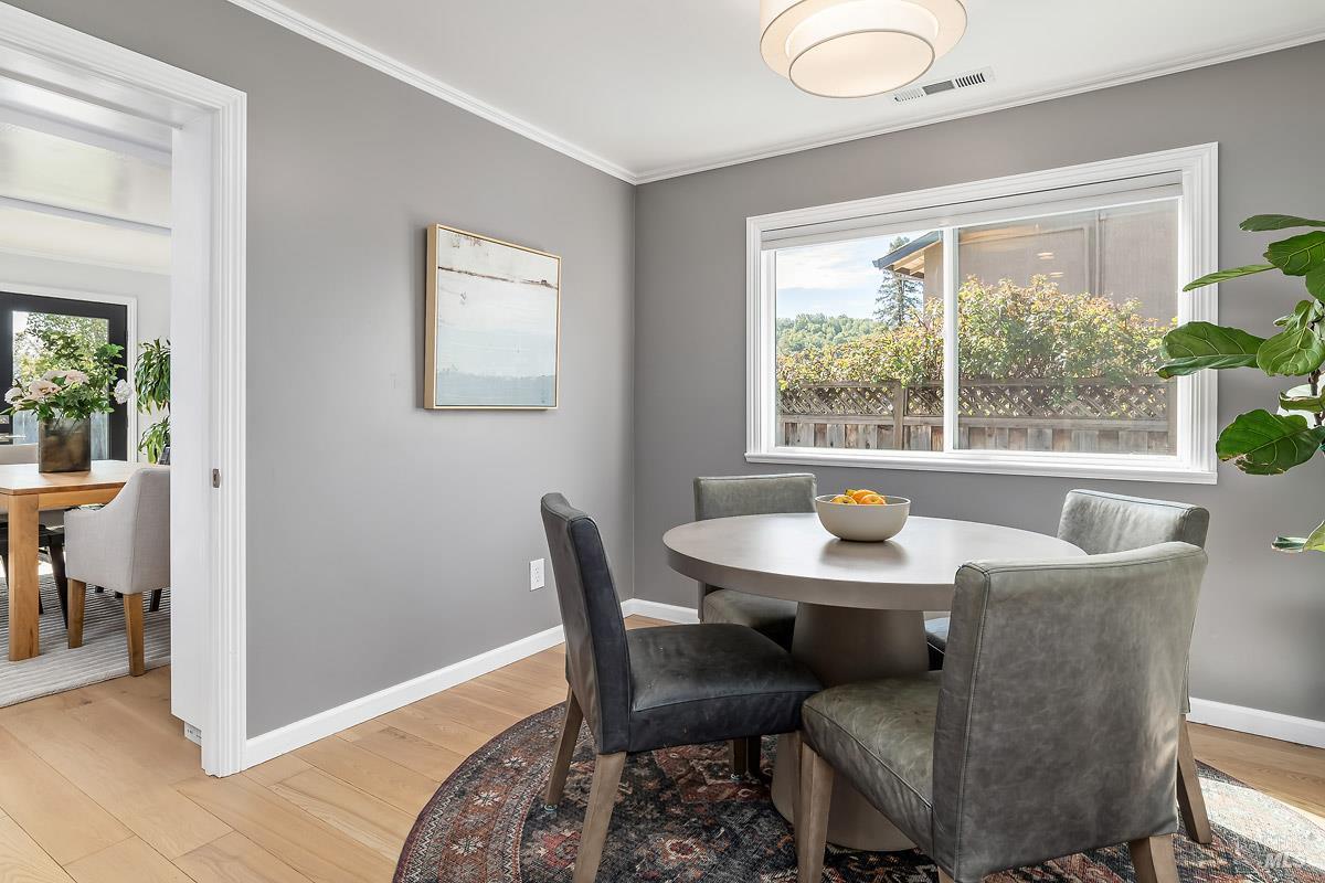 Detail Gallery Image 7 of 25 For 232 San Carlos Way, Novato,  CA 94945 - 4 Beds | 2 Baths