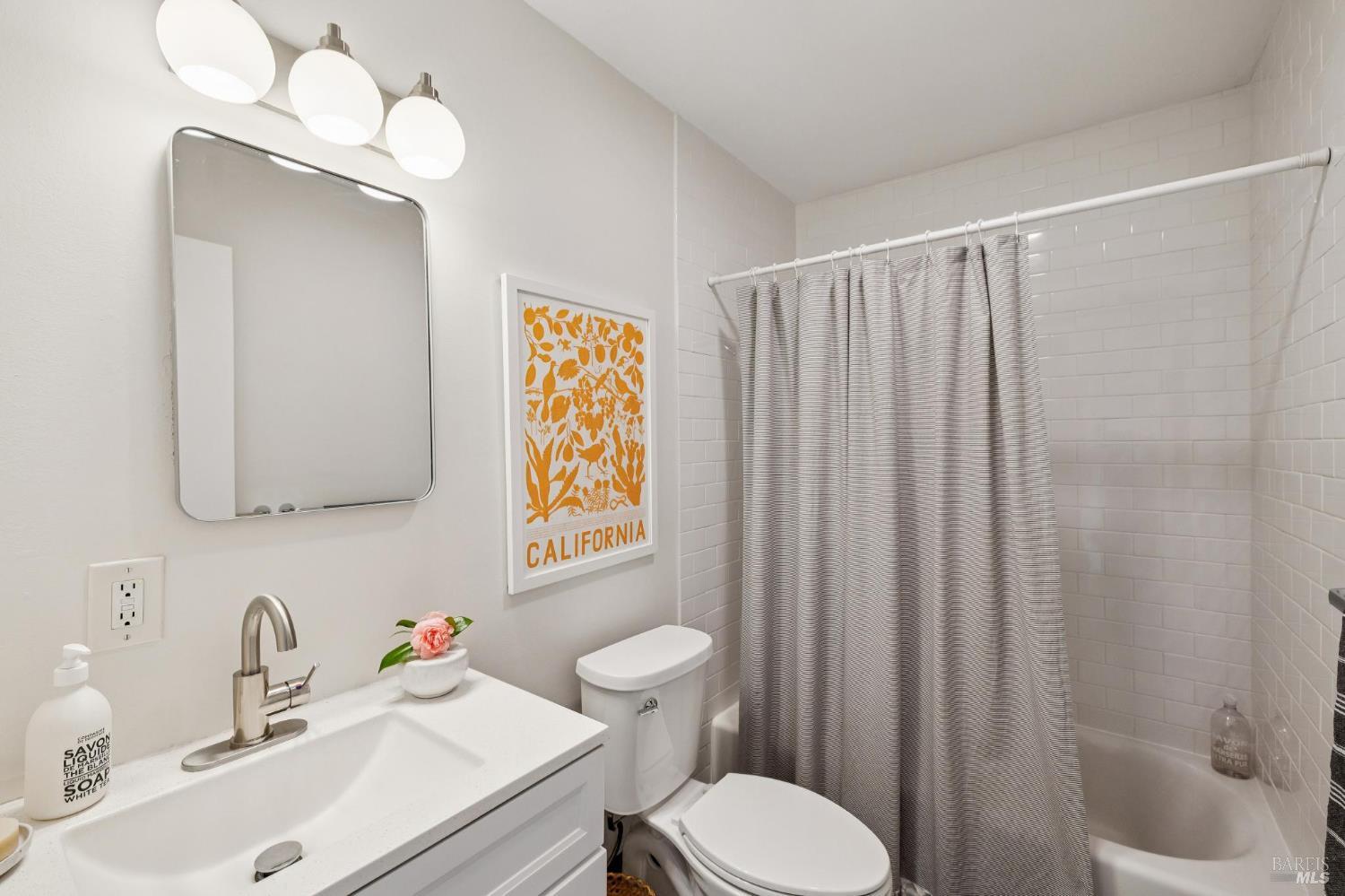 Detail Gallery Image 21 of 31 For 61 Pixley Ave #2,  Corte Madera,  CA 94925 - 2 Beds | 1 Baths