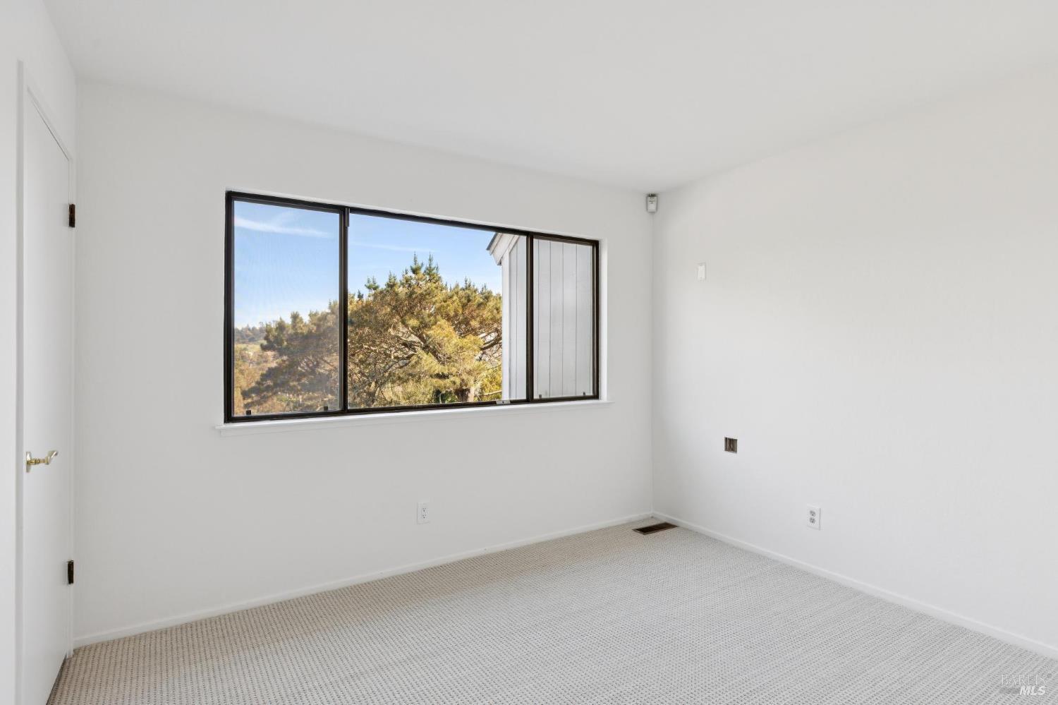 Detail Gallery Image 34 of 52 For 31 via Los Altos Unkn, Tiburon,  CA 94920 - 4 Beds | 3/1 Baths