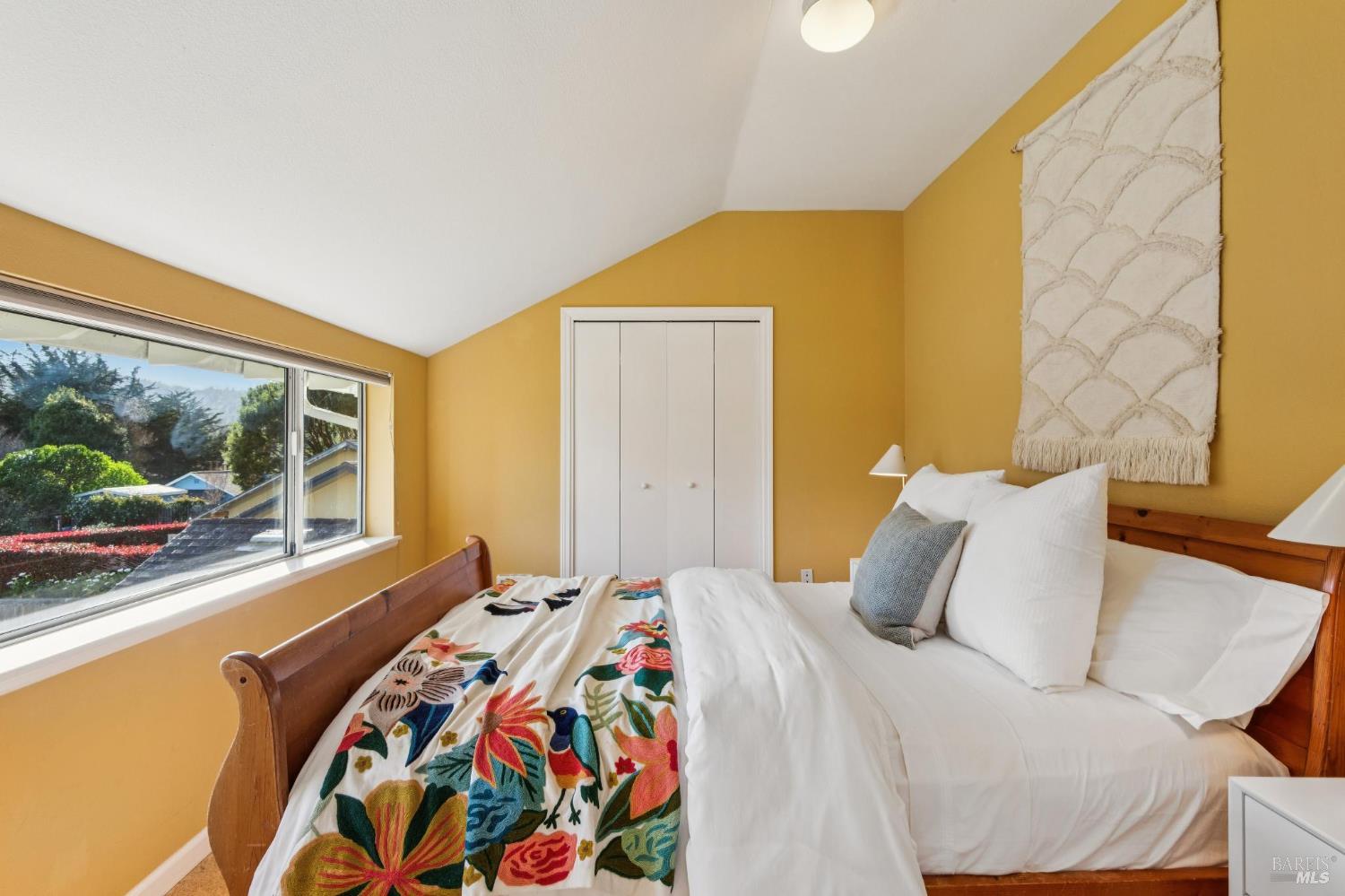 Detail Gallery Image 11 of 28 For 700 B St, Point Reyes Station,  CA 94956 - 3 Beds | 1/1 Baths