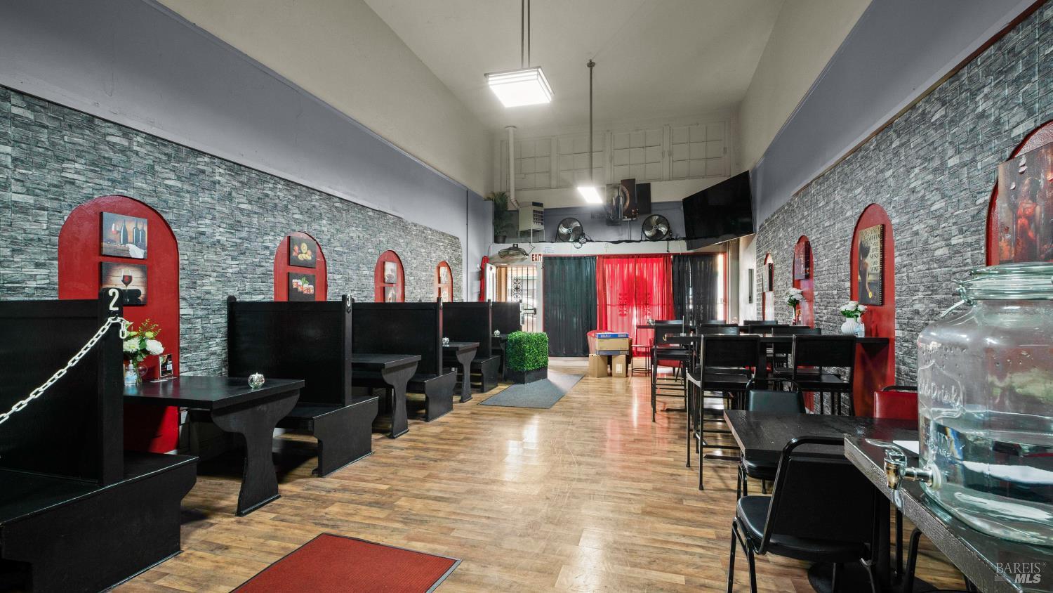 Detail Gallery Image 13 of 48 For 700 Marin St, Vallejo,  CA 94590 - – Beds | – Baths