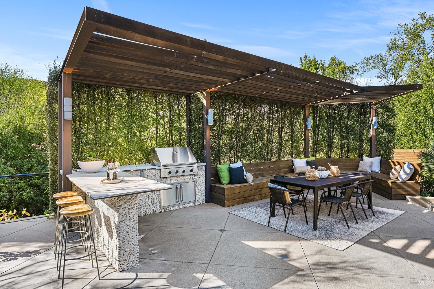 Detail Gallery Image 60 of 90 For 99 Fawn Dr, San Anselmo,  CA 94960 - 4 Beds | 4 Baths