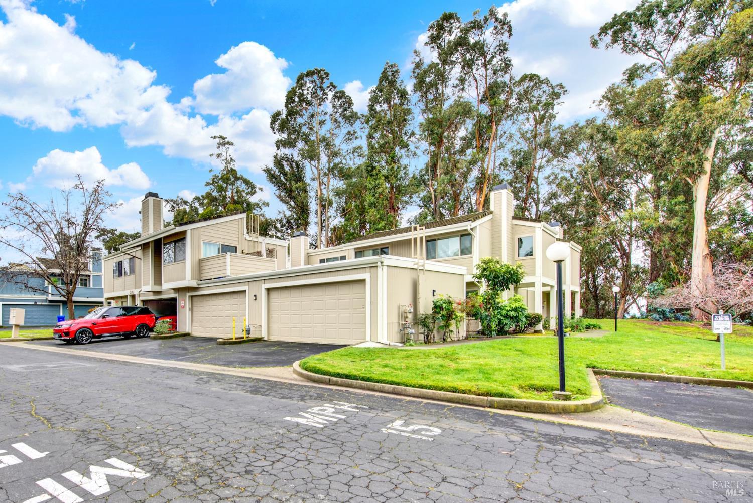 Detail Gallery Image 3 of 30 For 216 Apollo Unkn #7,  Hercules,  CA 94547 - 2 Beds | 1/1 Baths