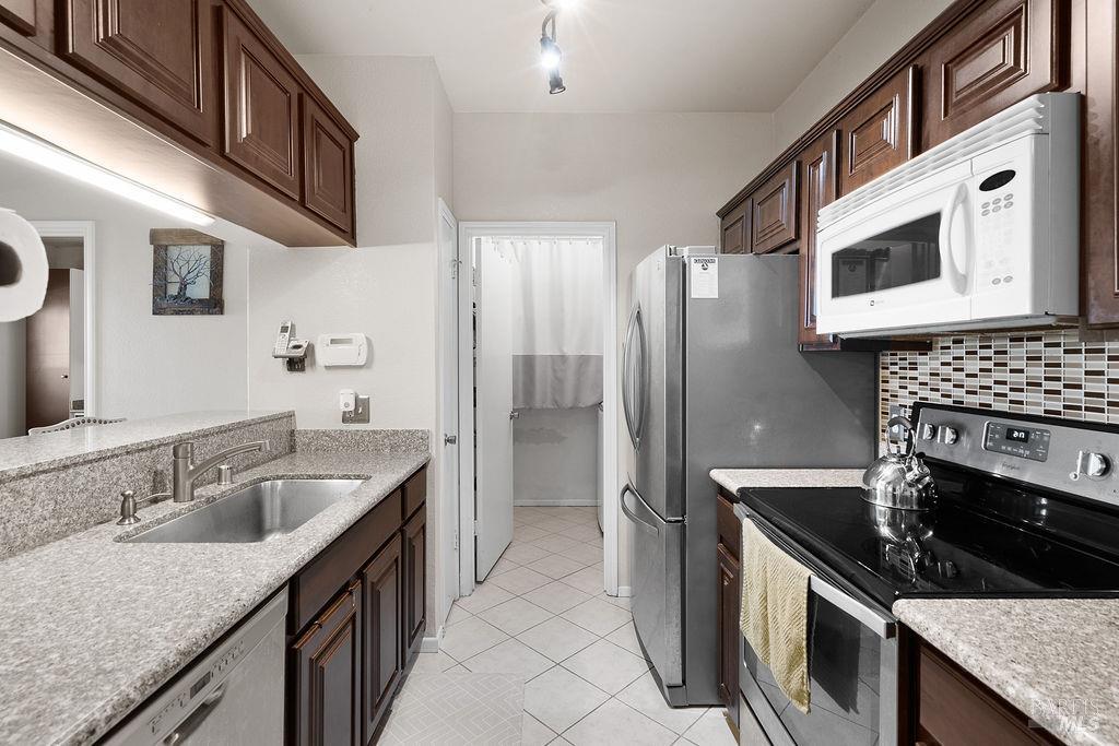 Detail Gallery Image 10 of 34 For 1201 Glen Cove Pkwy #1505,  Vallejo,  CA 94591 - 2 Beds | 2 Baths