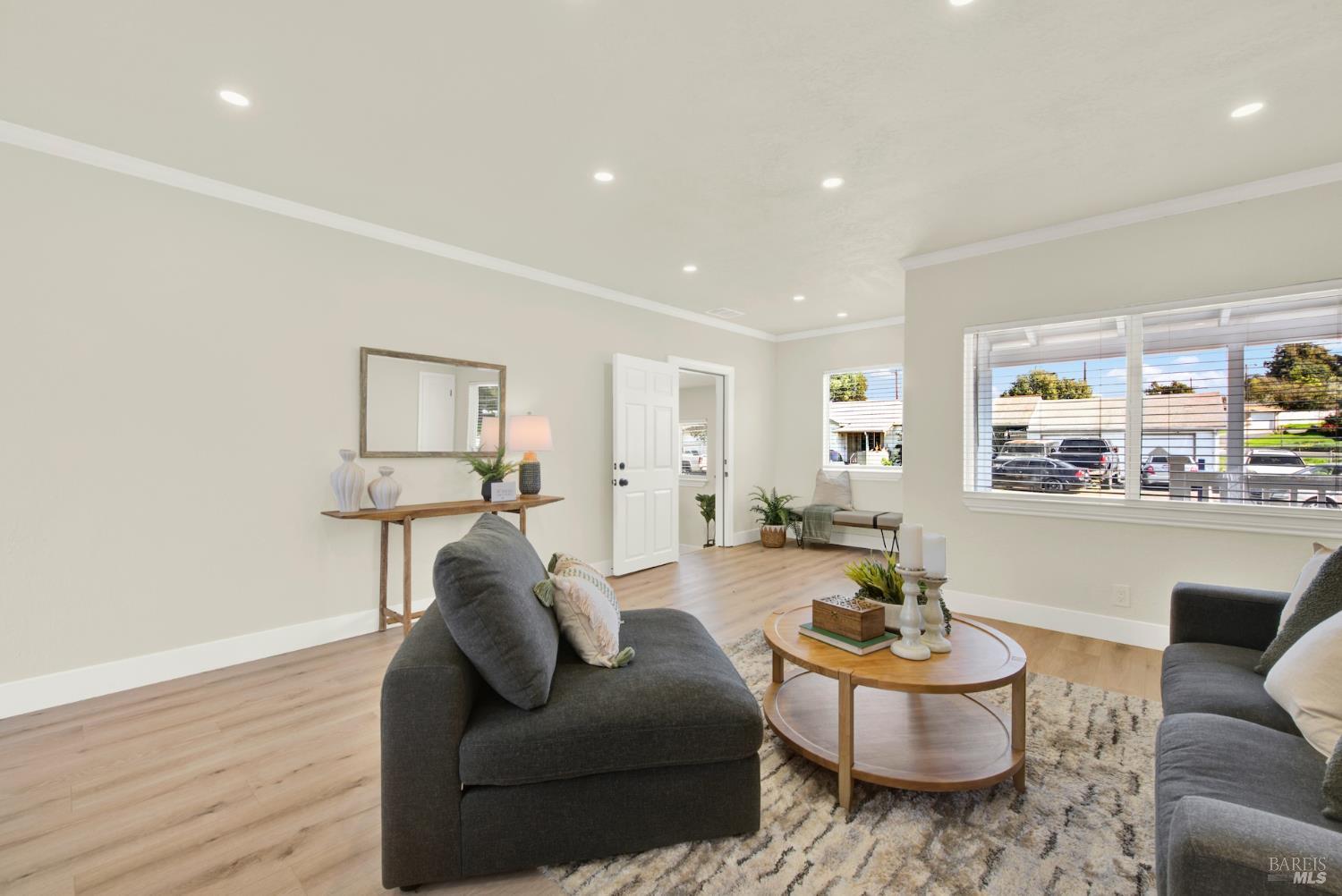 Detail Gallery Image 14 of 65 For 225 Gary Cir, Vallejo,  CA 94591 - 3 Beds | 1 Baths