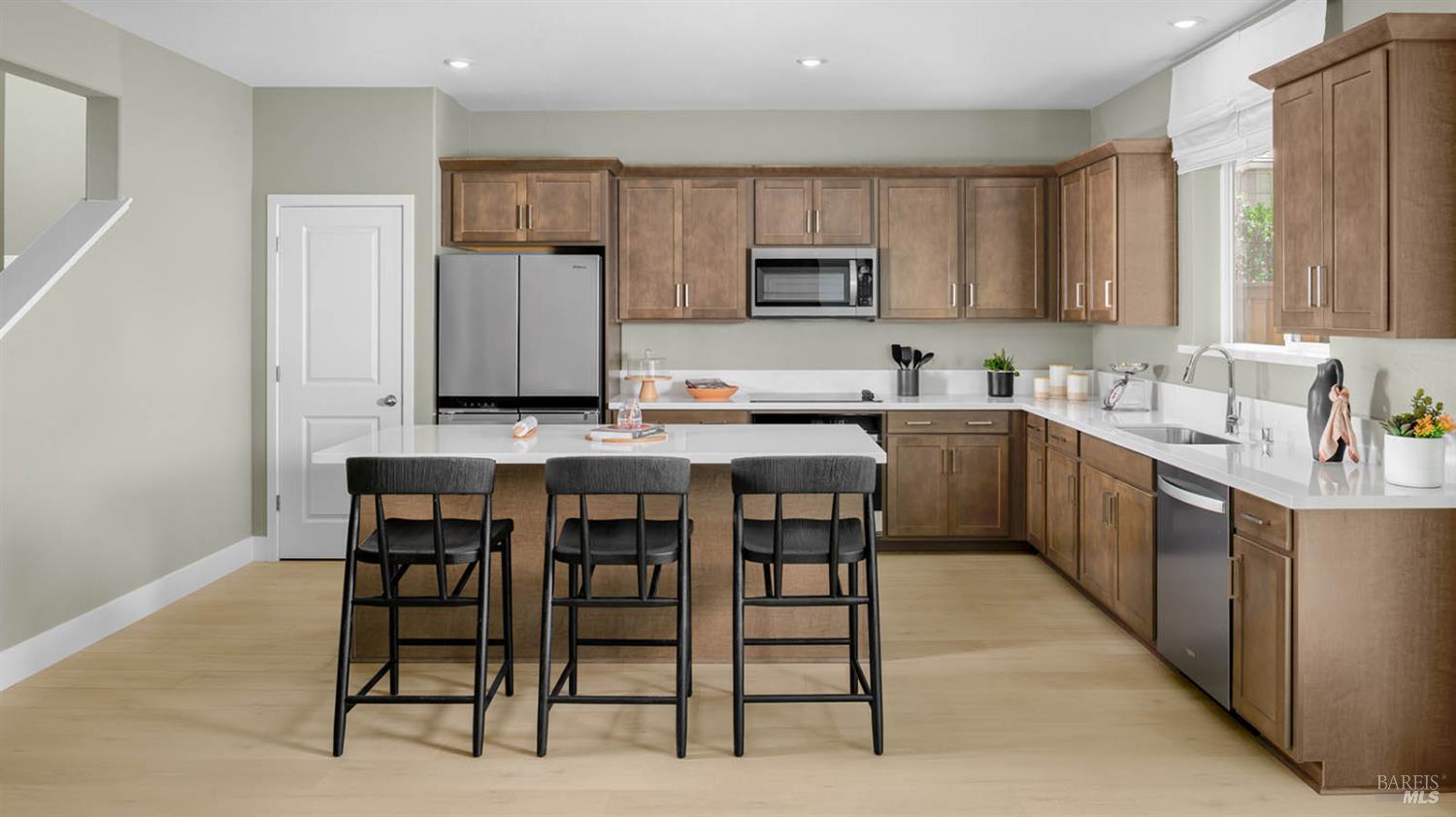 Detail Gallery Image 6 of 15 For 2434 Serene Ln, Santa Rosa,  CA 95403 - 5 Beds | 3 Baths