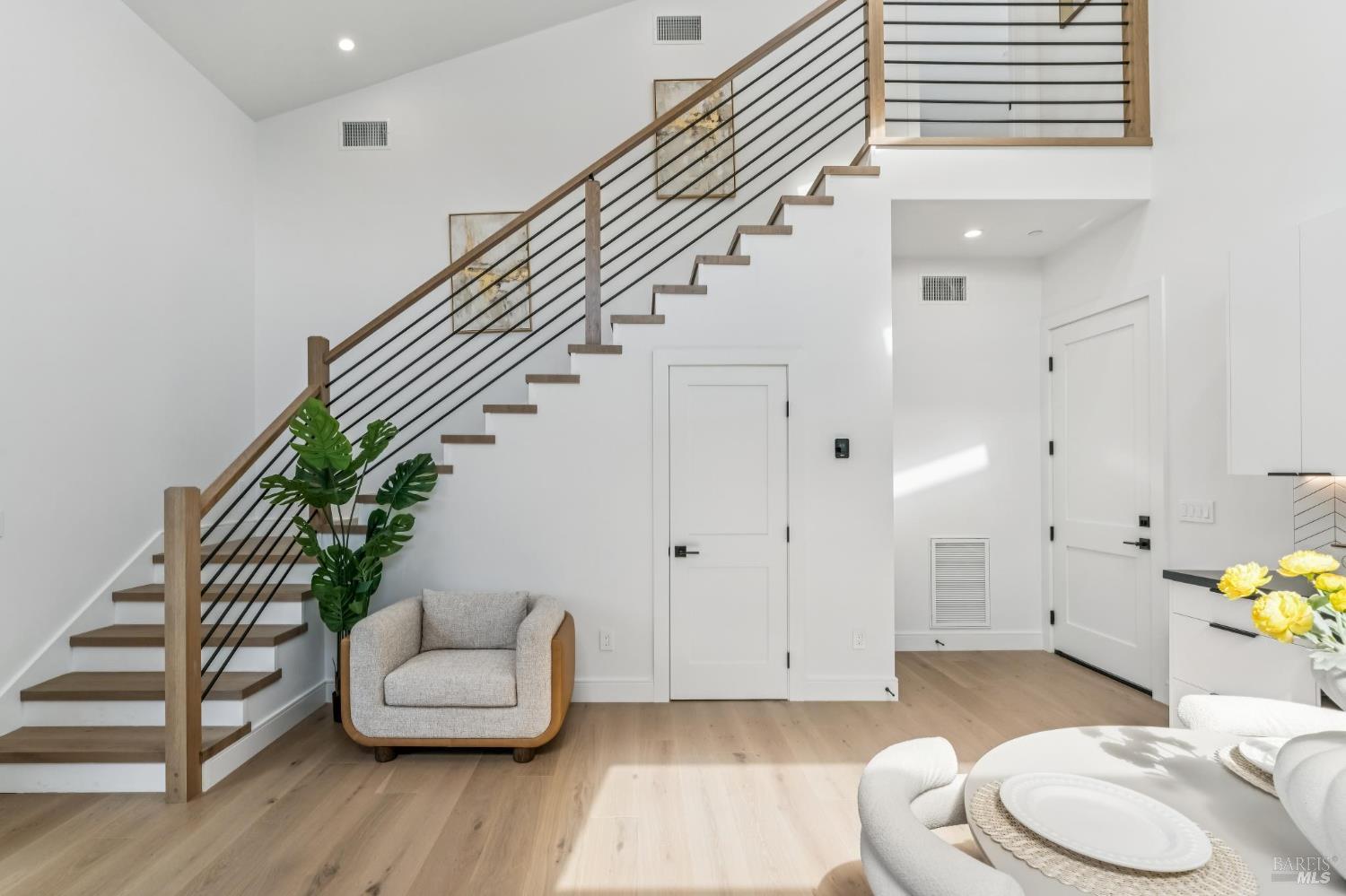 Detail Gallery Image 71 of 81 For 39 Strawberry Cir, Mill Valley,  CA 94941 - 4 Beds | 4 Baths