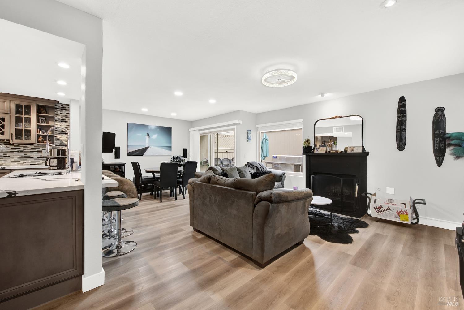 Detail Gallery Image 8 of 30 For 216 Apollo Unkn #7,  Hercules,  CA 94547 - 2 Beds | 1/1 Baths