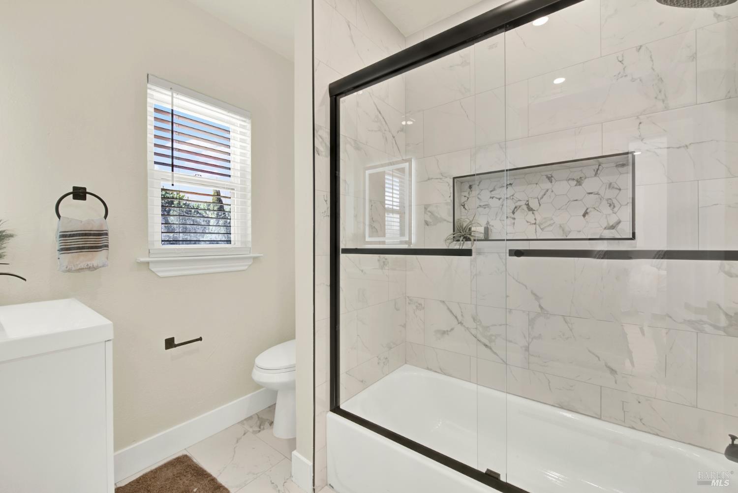 Detail Gallery Image 32 of 65 For 225 Gary Cir, Vallejo,  CA 94591 - 3 Beds | 1 Baths